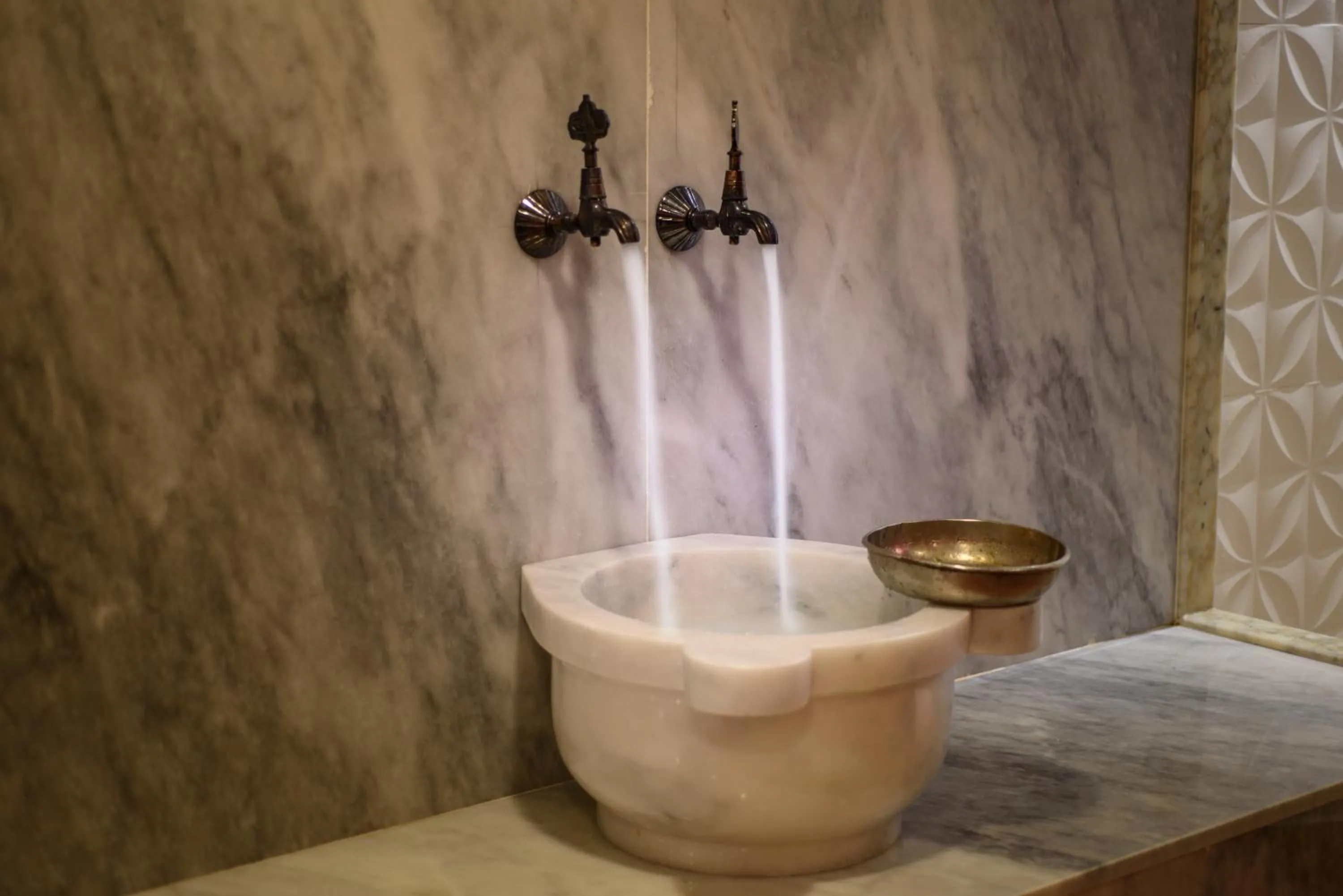 Steam room in Usta Park Hotel