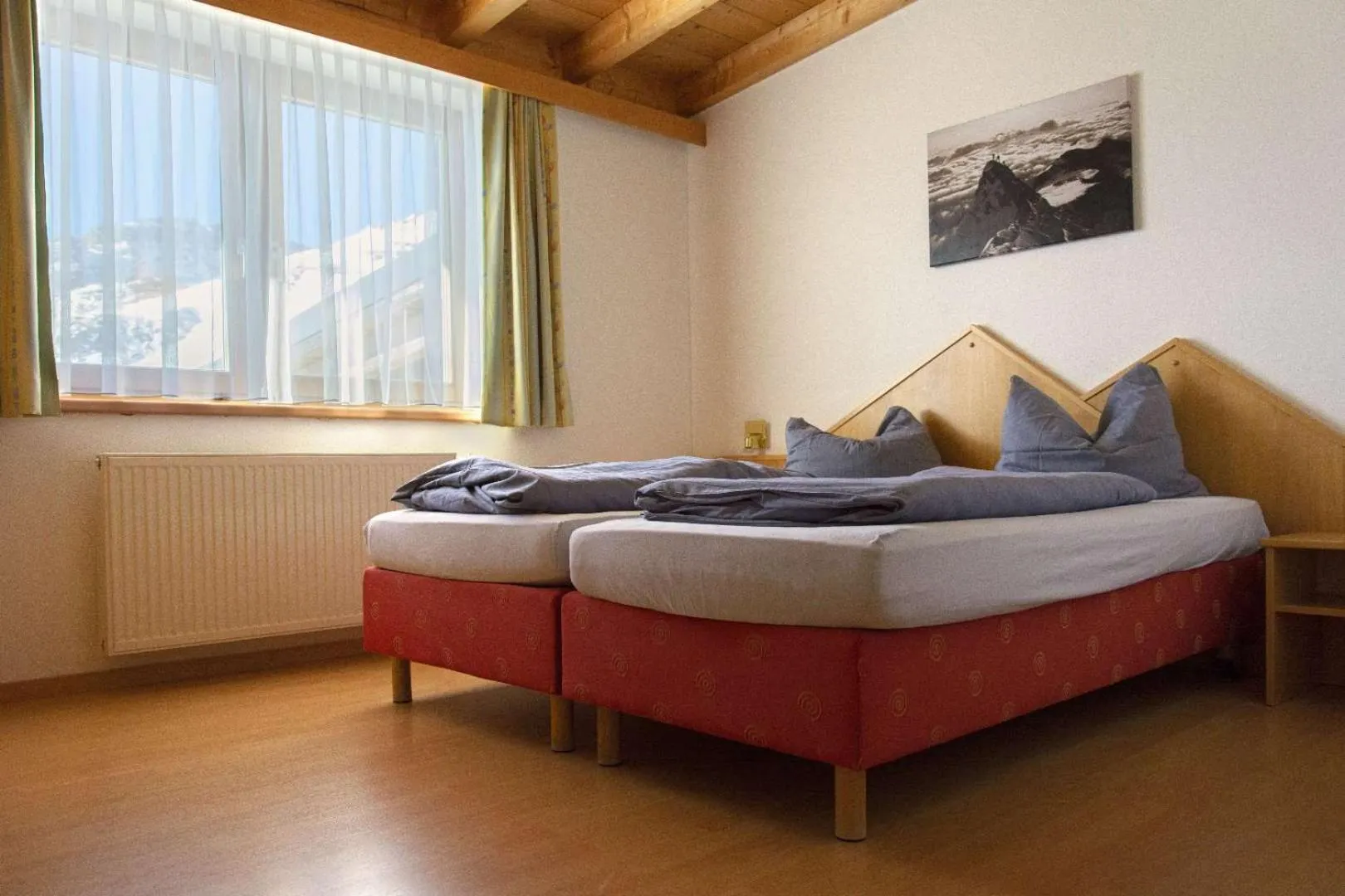 Property building, Bed in Wallackhaus RegioJet Hotels