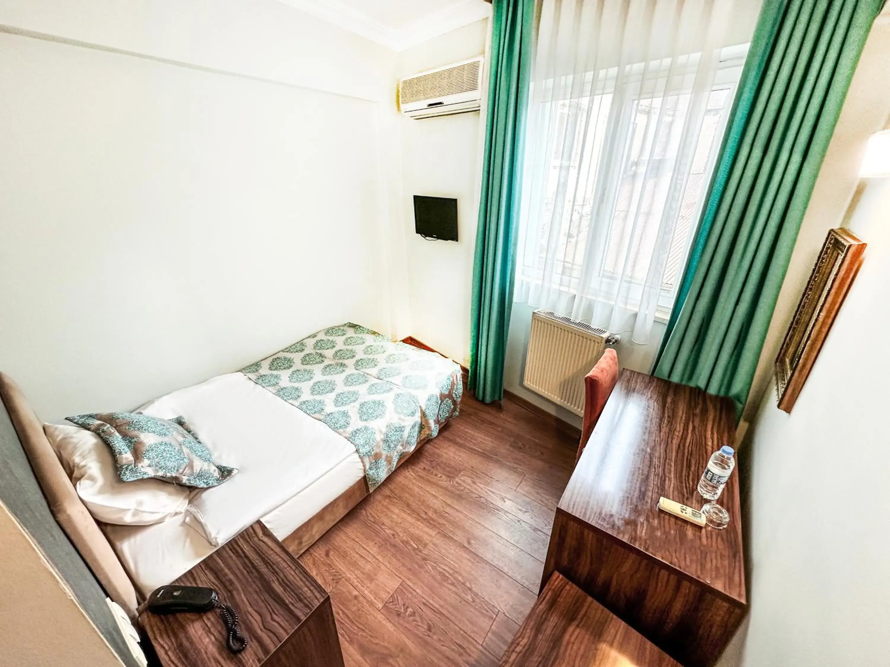 Economy Double Room in Sağıroğlu Otel Economy Double Room in Sağıroğlu Otel