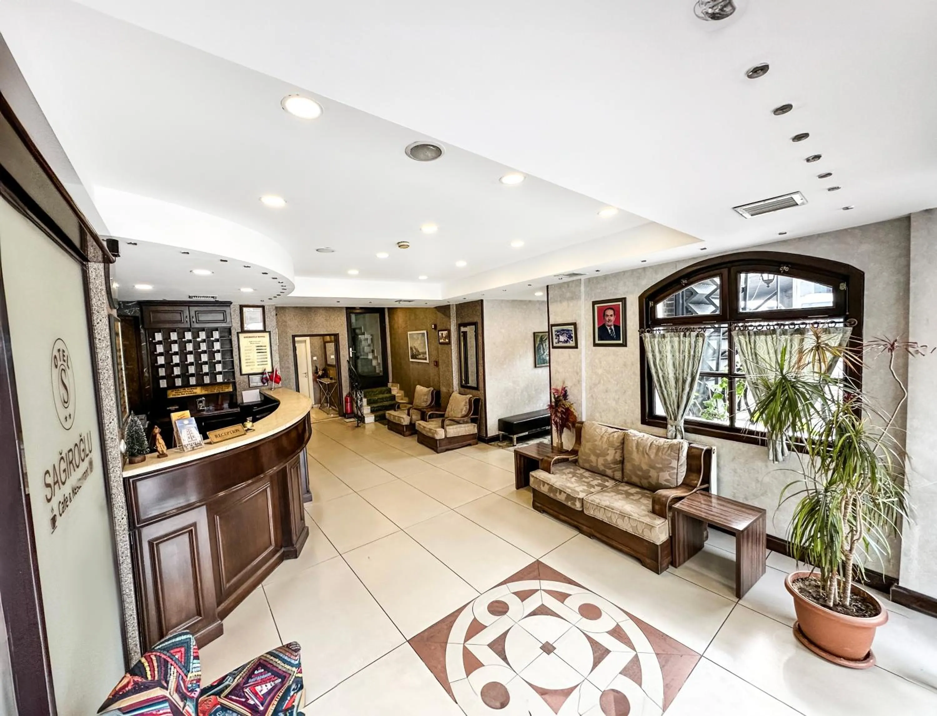 Lobby or reception in Sağıroğlu Otel