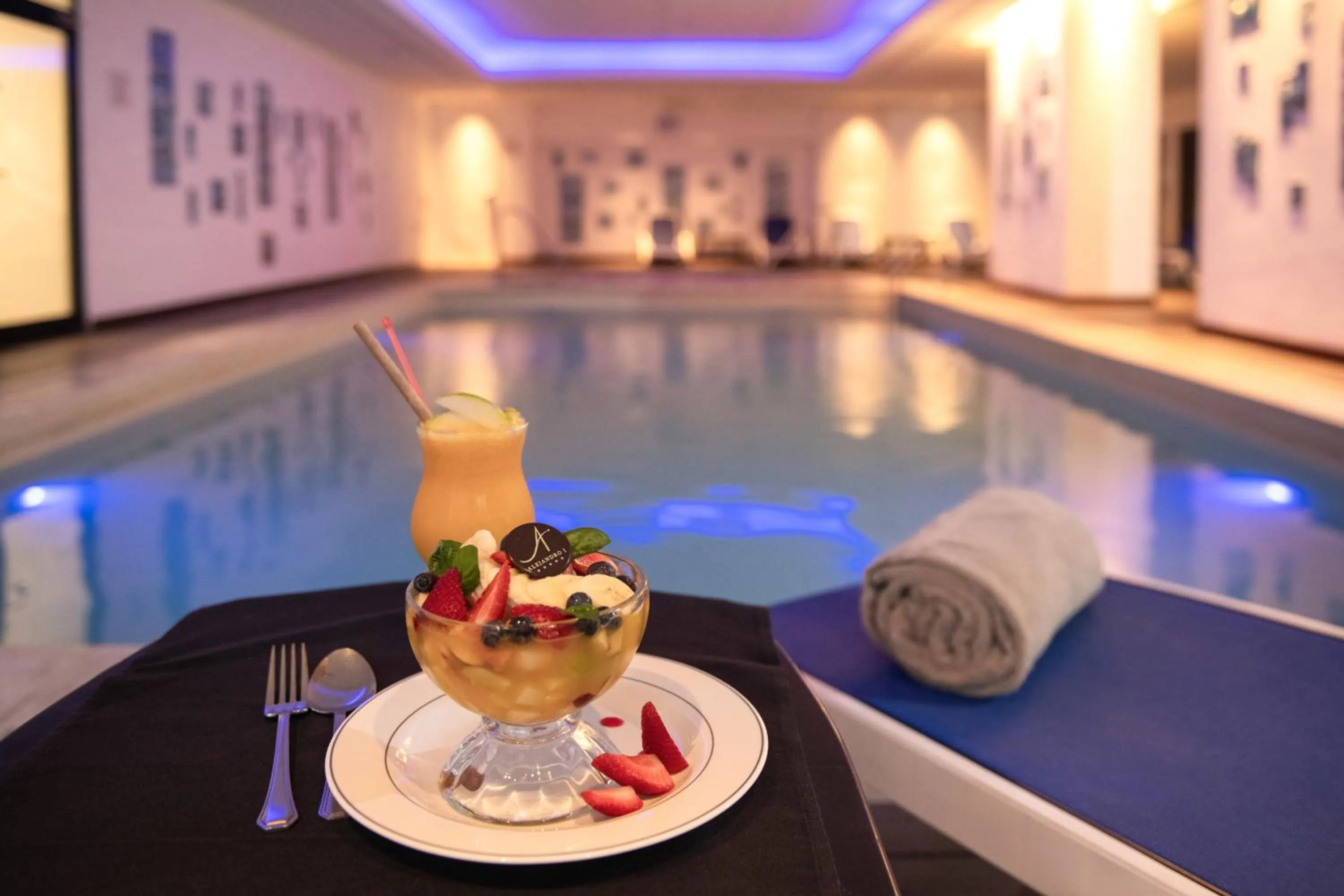 Food and drinks in Hotel Alejandro I - Affiliated by Meliá