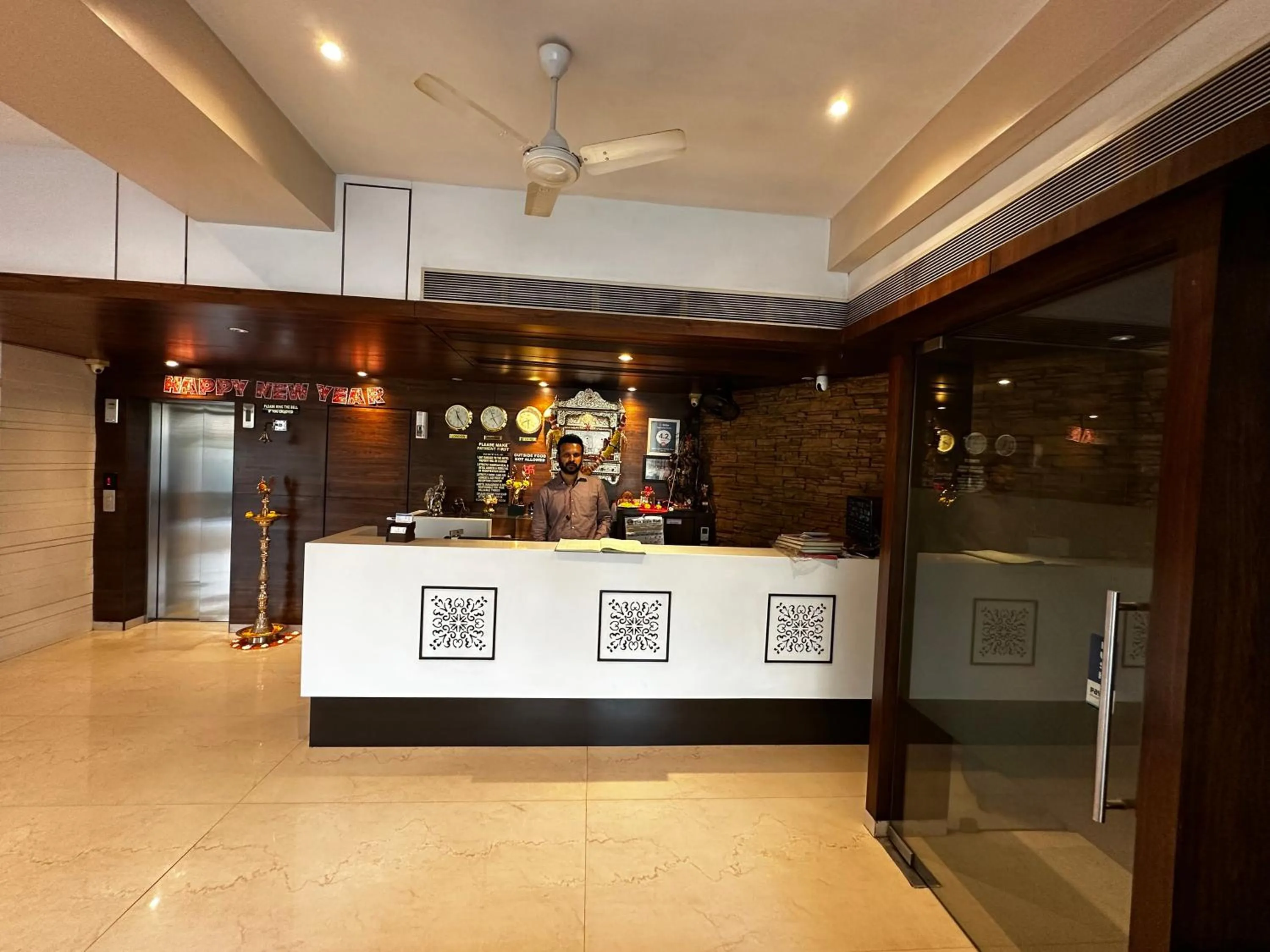 Lobby or reception in South Coast Hotel Wagle Estate Thane