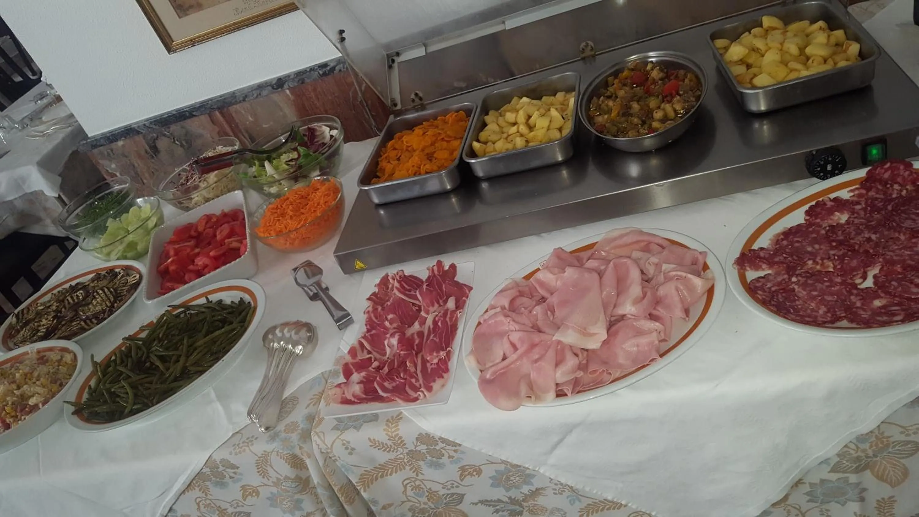 Food and drinks in Hotel Ariston