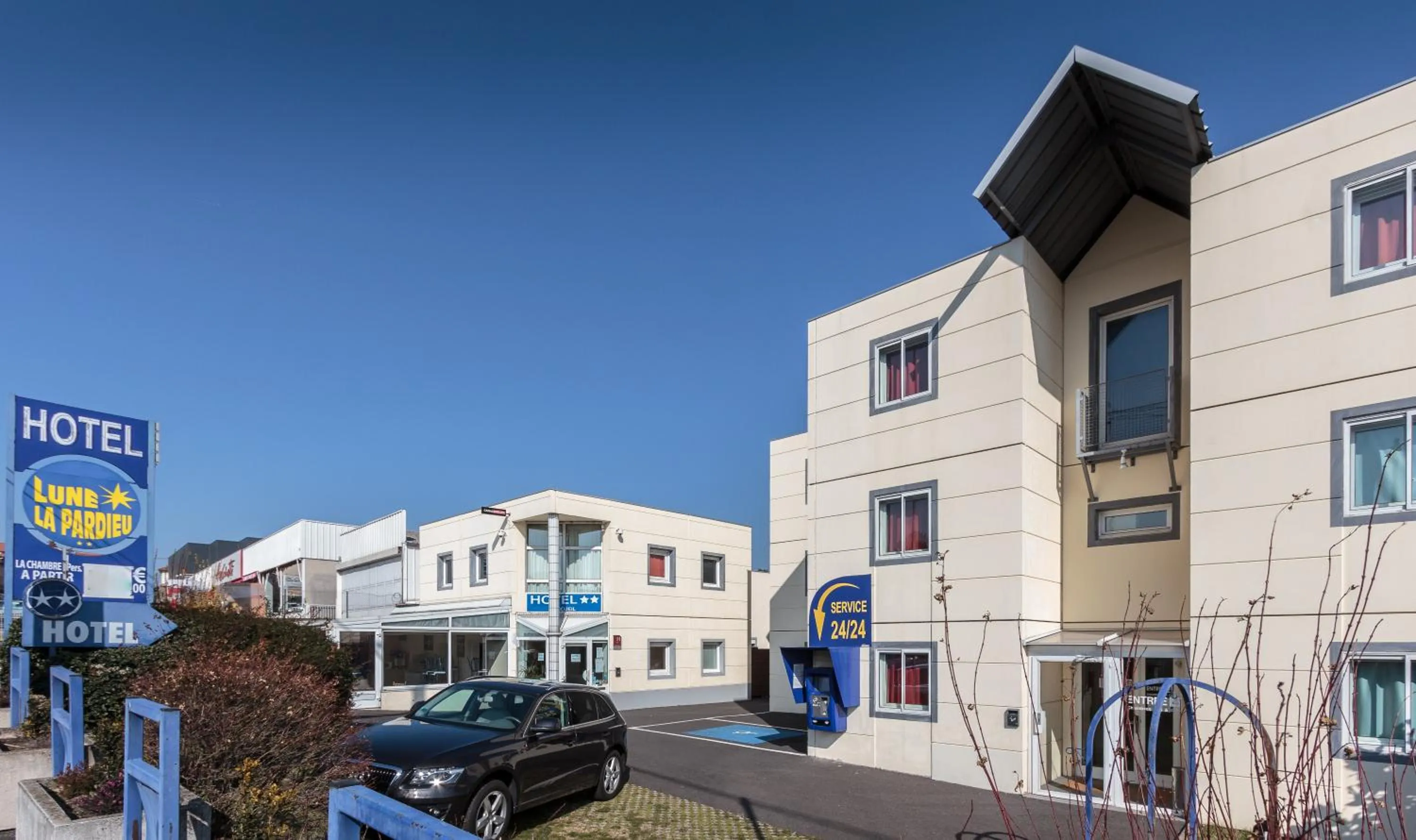 Facade/entrance in Hotel Lune Etoile