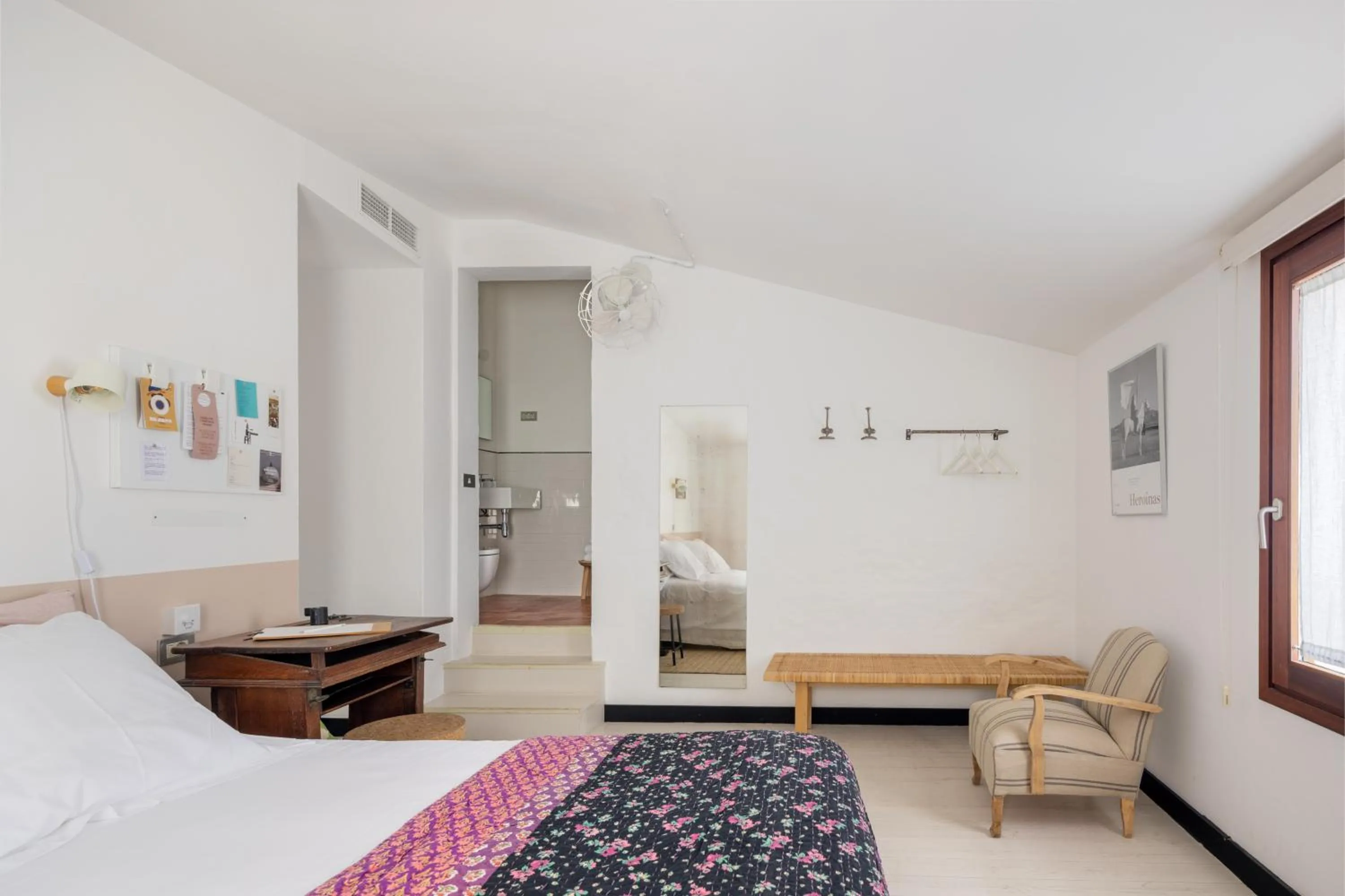 Decorative detail, Bed in Ses Sucreres Small & Slow Hotel