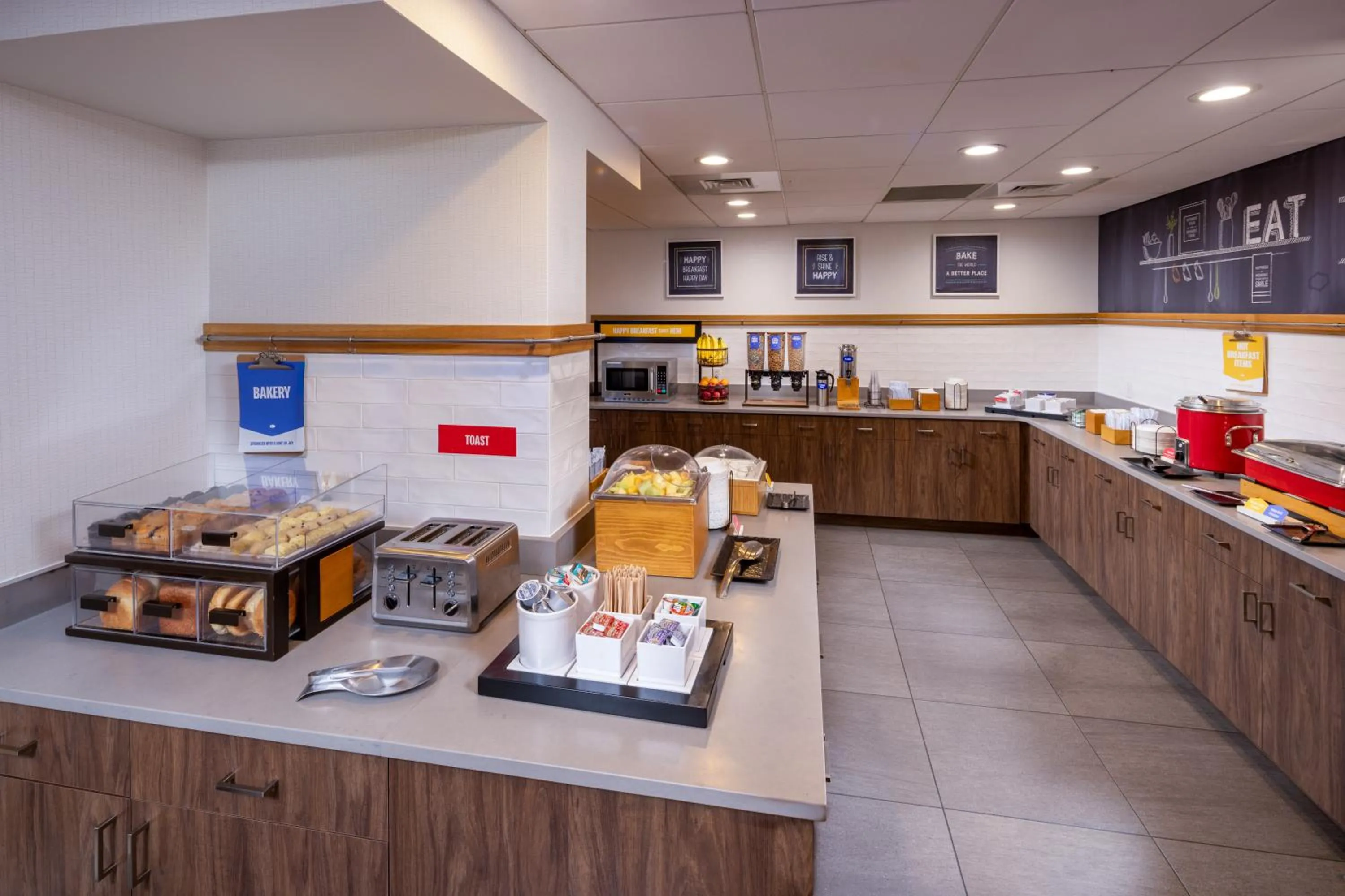 Restaurant/places to eat in Hampton Inn and Suites Asheville Airport