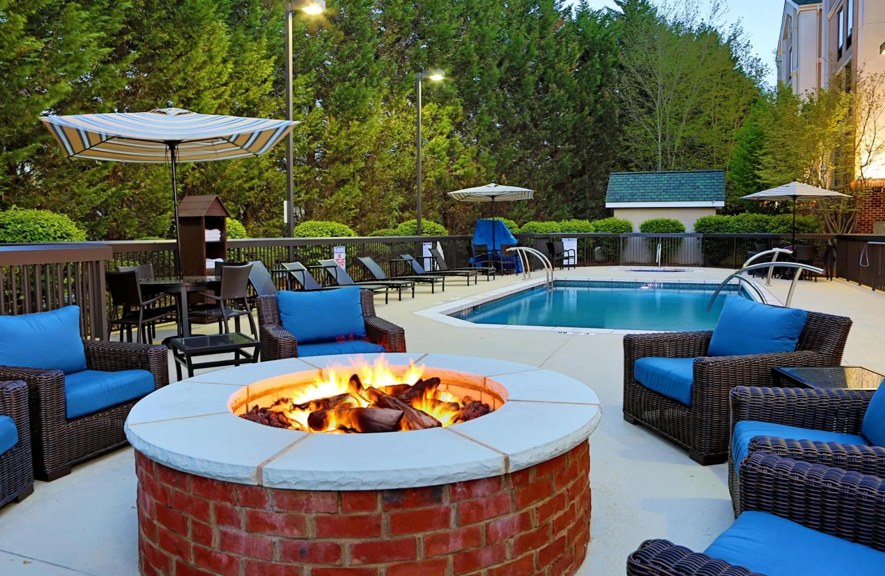 Patio in Hampton Inn and Suites Asheville Airport