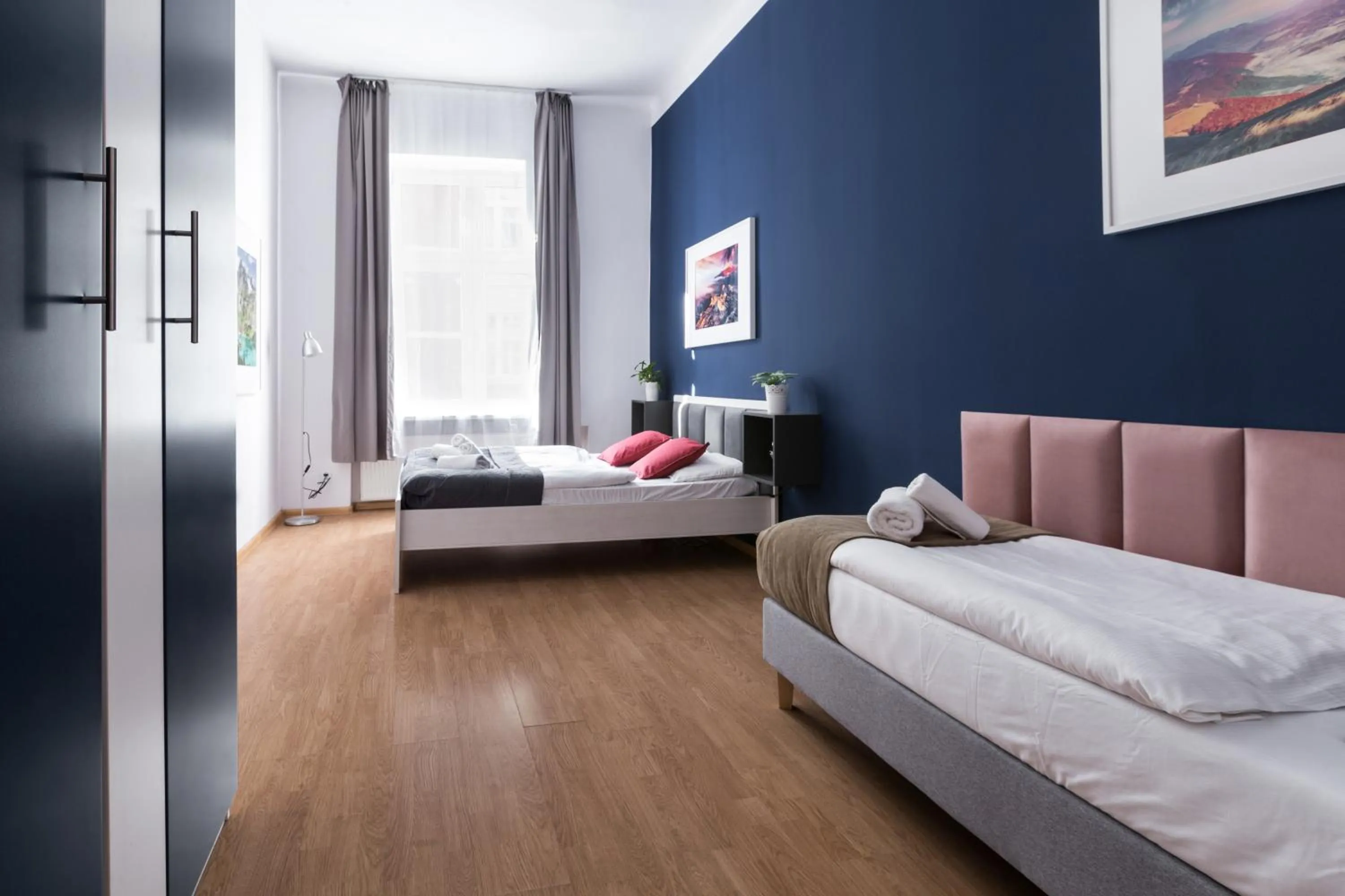 Bedroom, Bed in Friendhouse Apartments Avenue