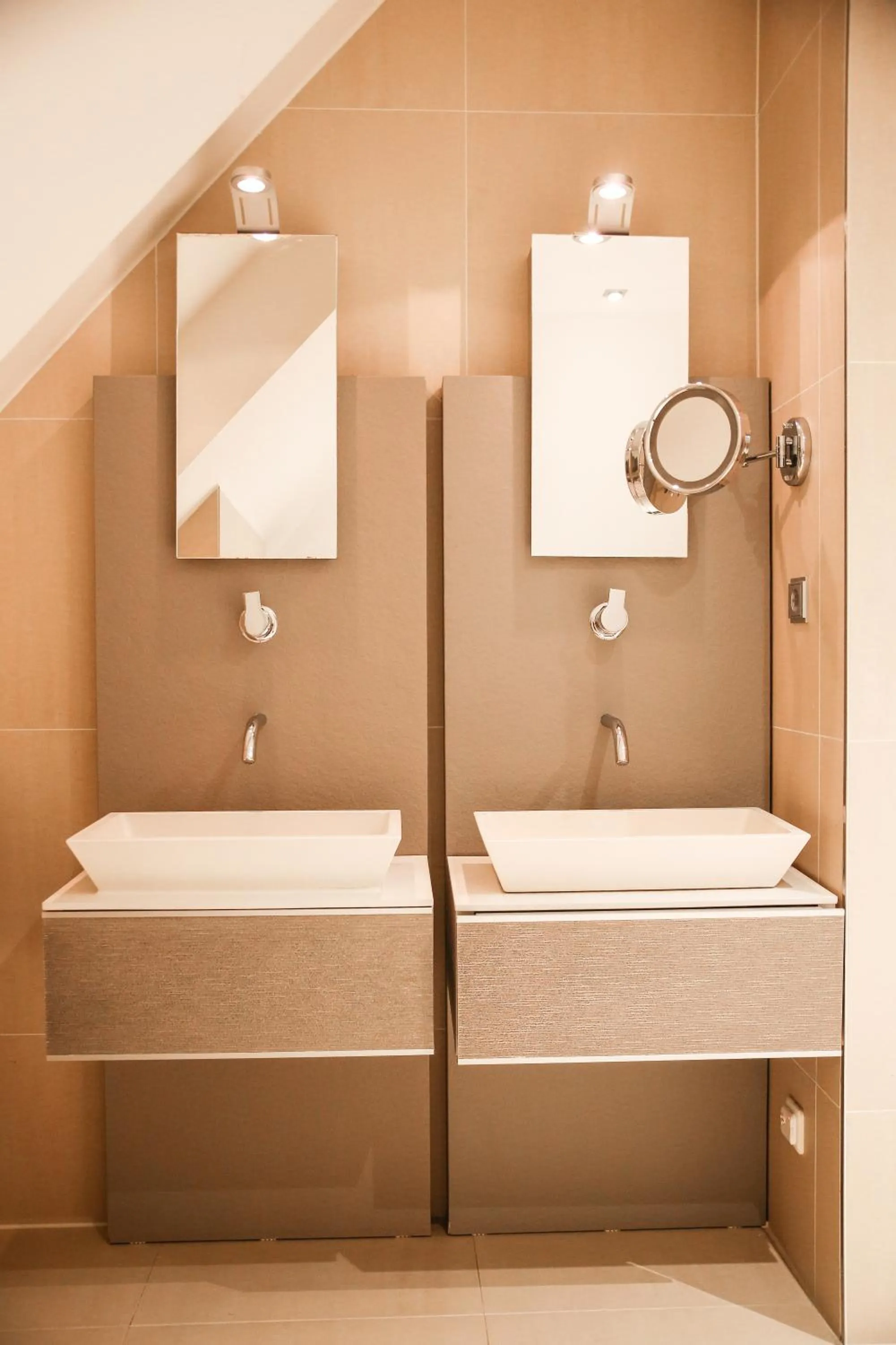 Bathroom in Hotel & Spa Savarin - Rijswijk, The Hague