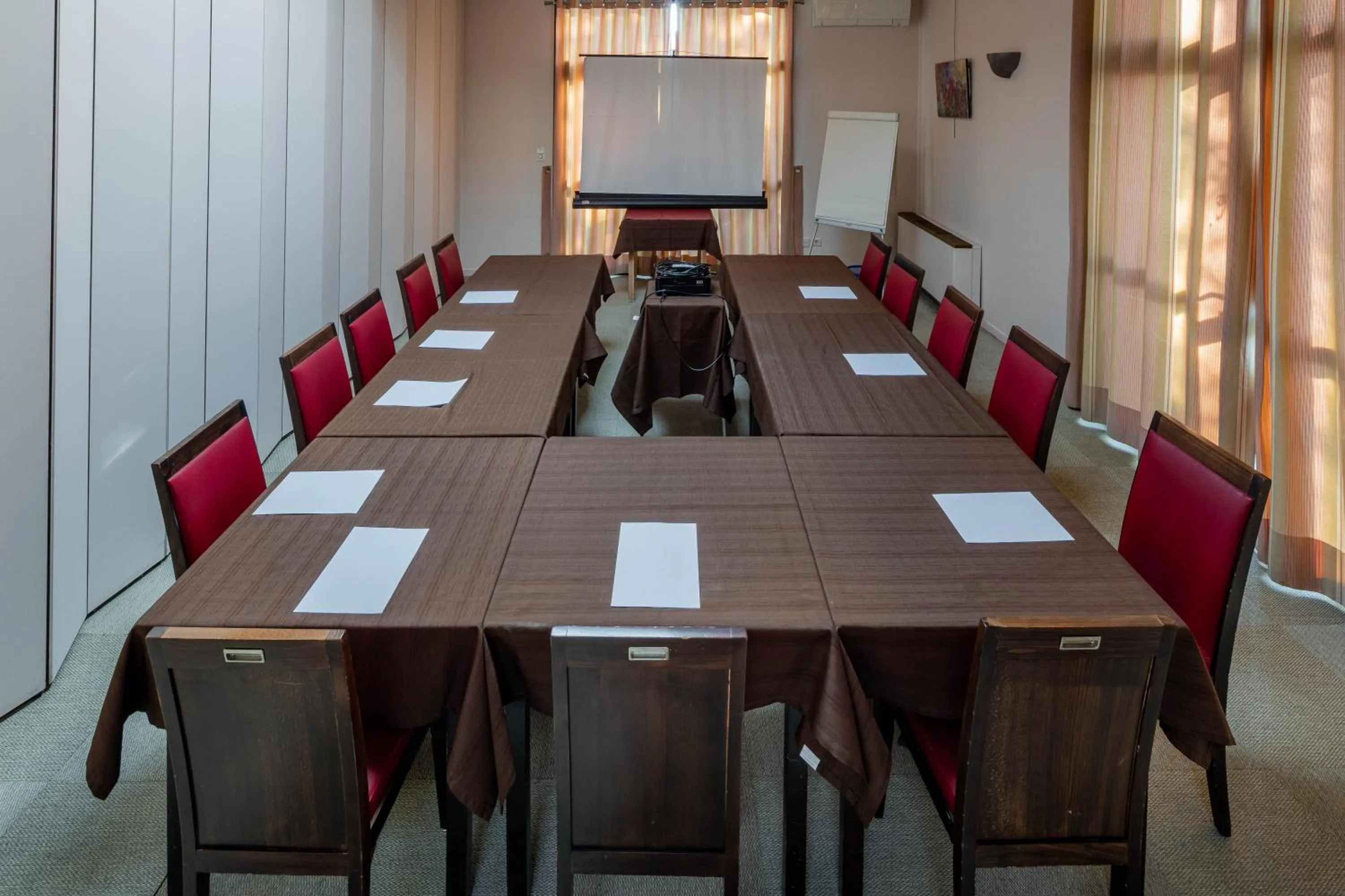 Meeting/conference room in Logis Hotel Noemys Brive - Restaurant Le Teinchurier
