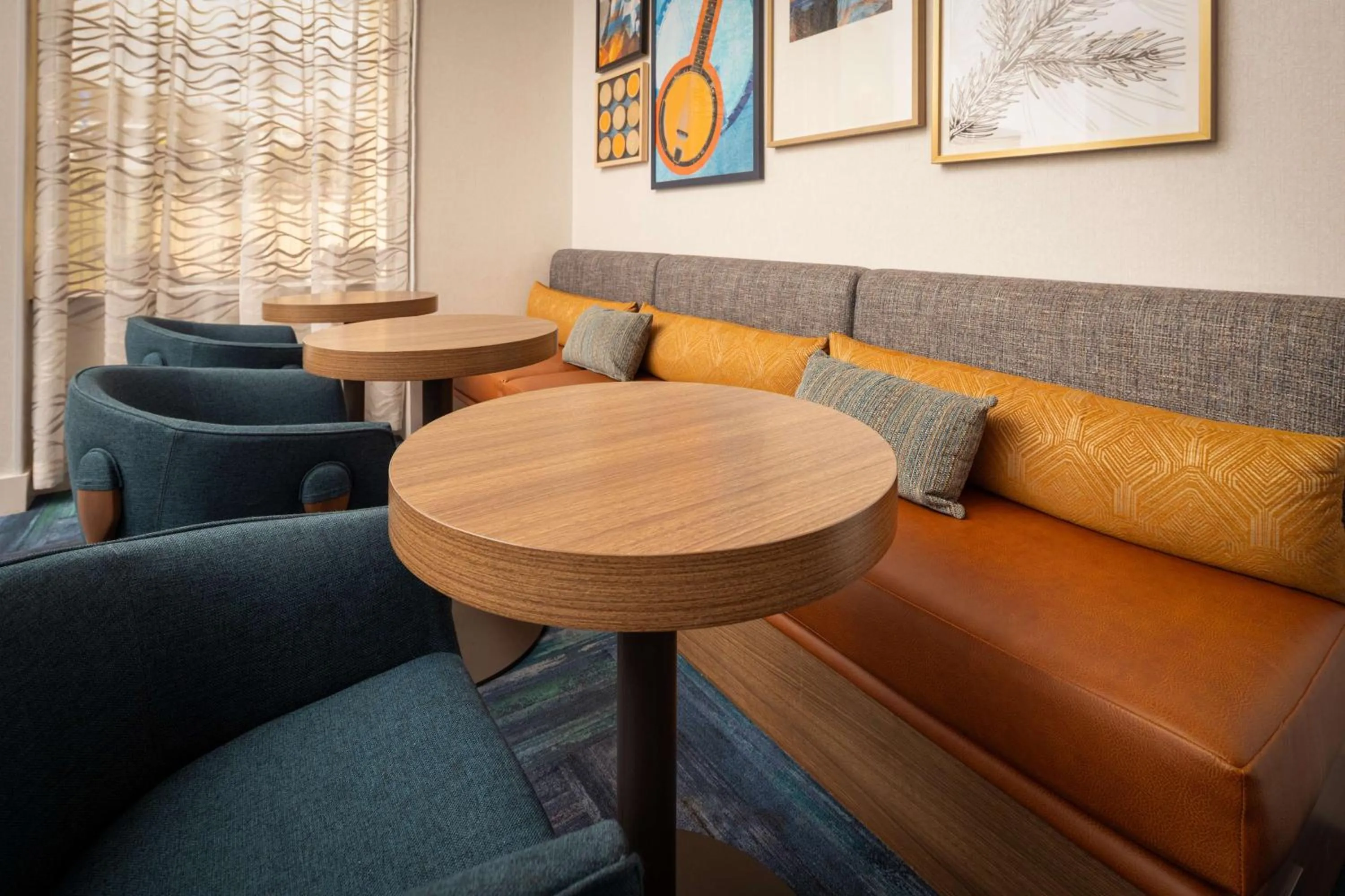 Dining area in Homewood Suites by Hilton Asheville