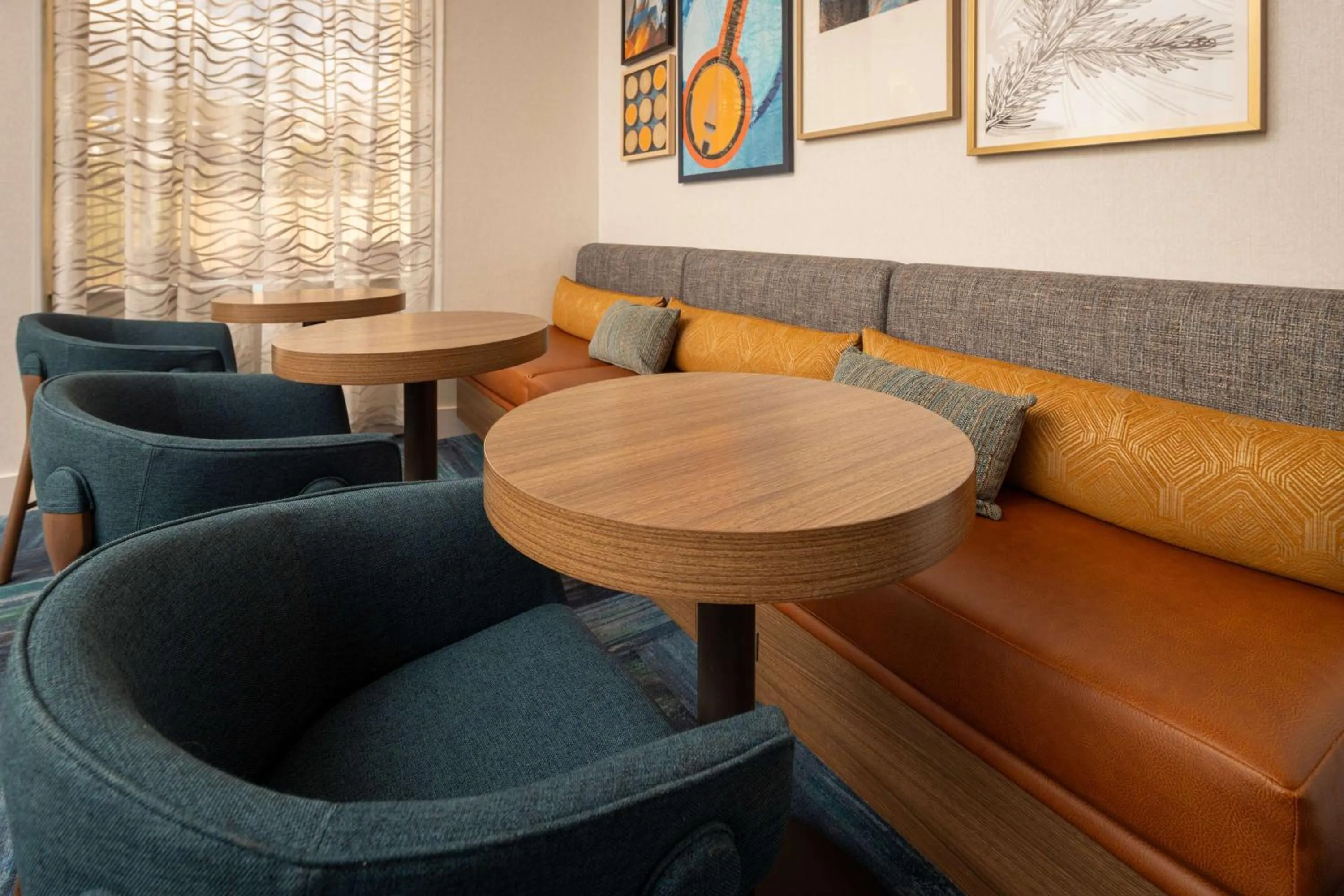 Dining area in Homewood Suites by Hilton Asheville