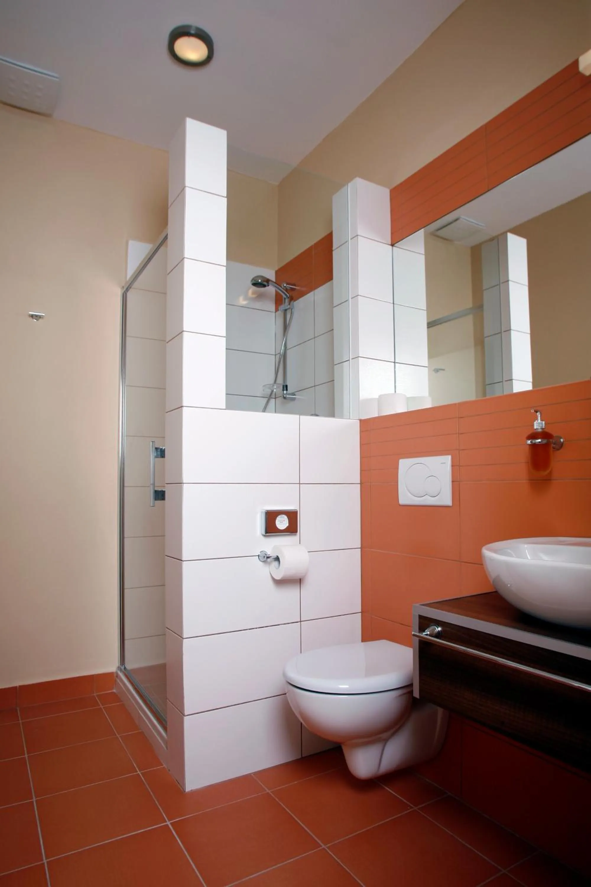 Shower in Hotel BELASSI