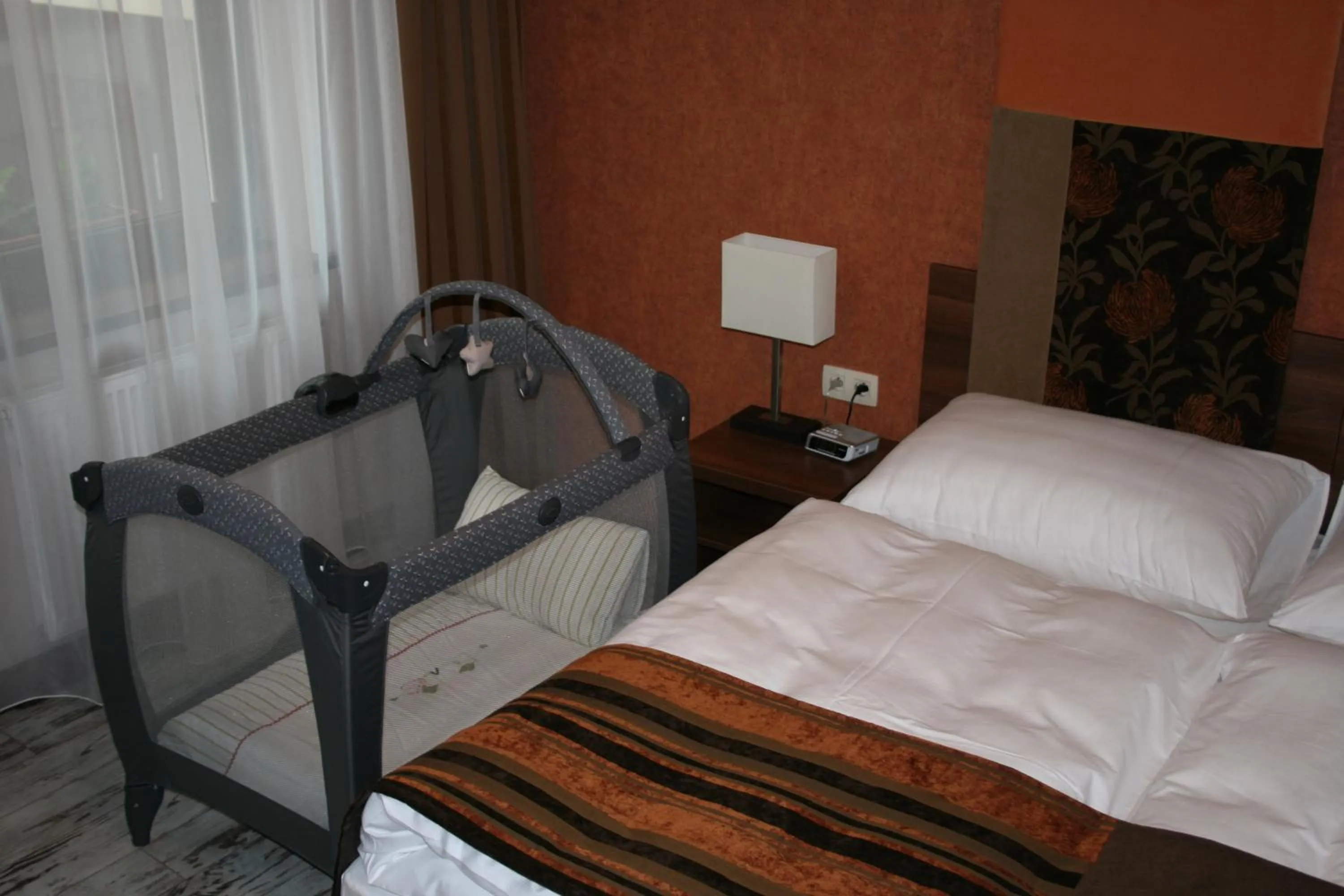 Photo of the whole room, Bed in Hotel BELASSI