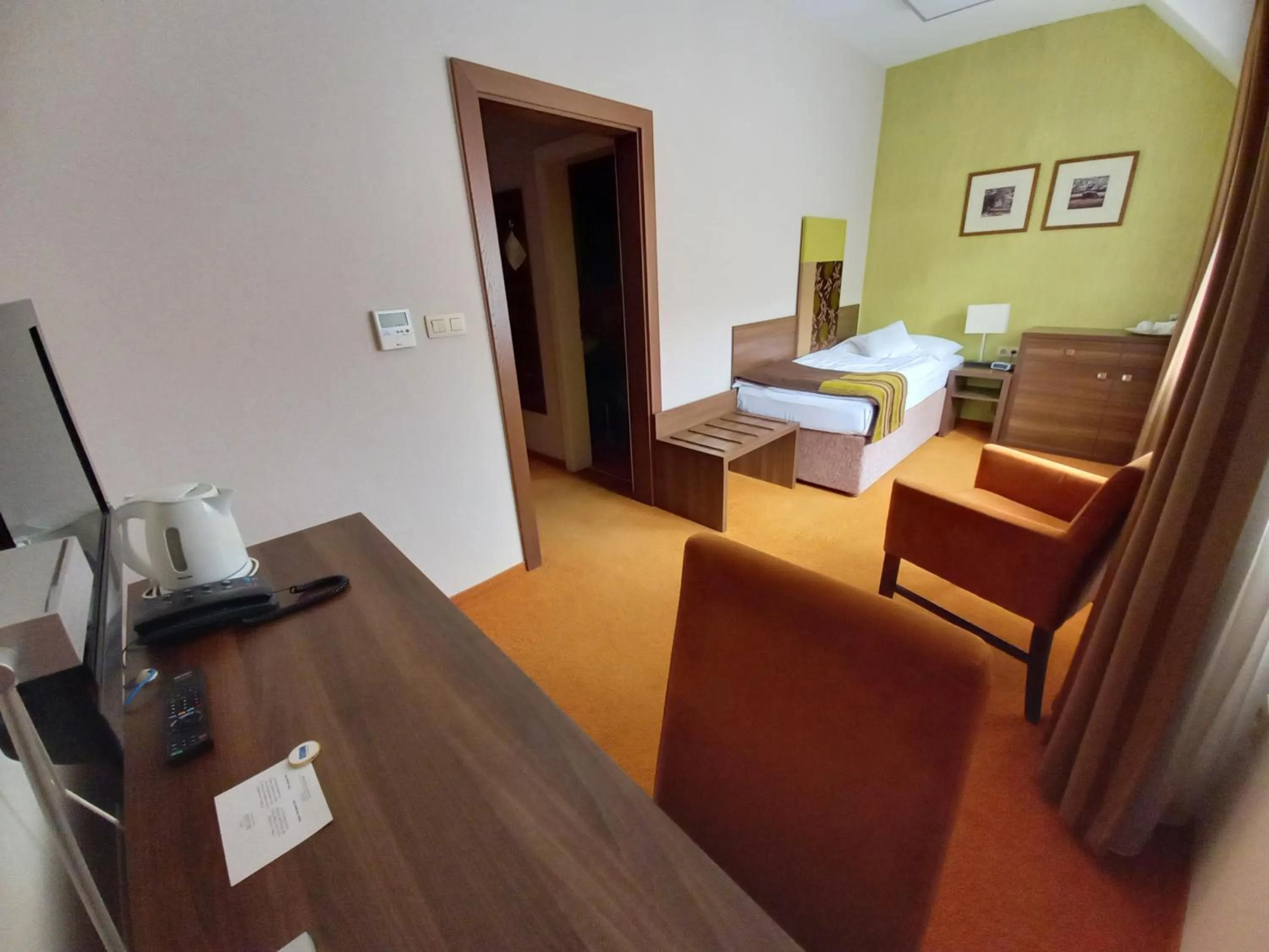 TV and multimedia, Bed in Hotel BELASSI