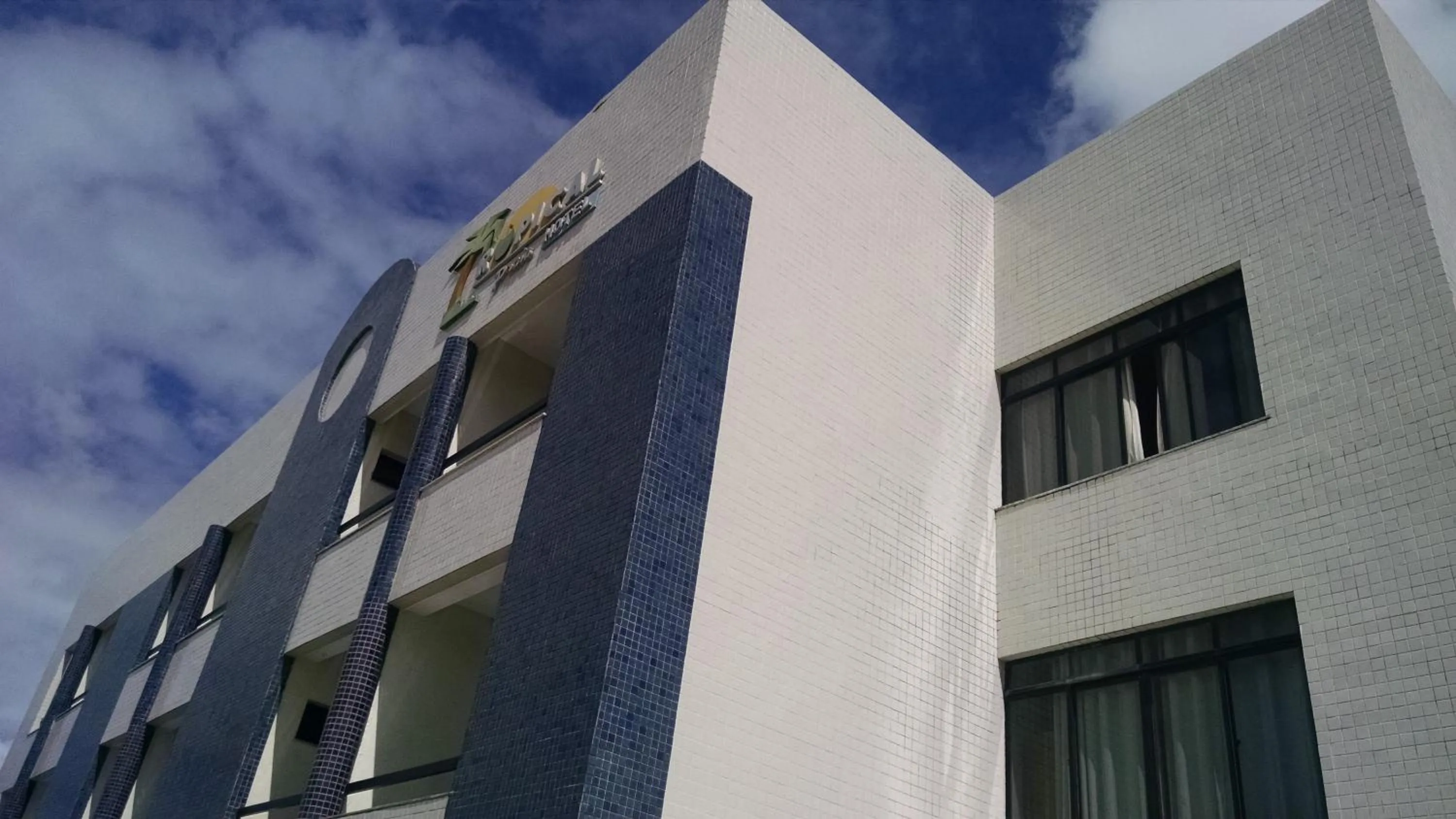 Facade/entrance in Tropical Praia Hotel