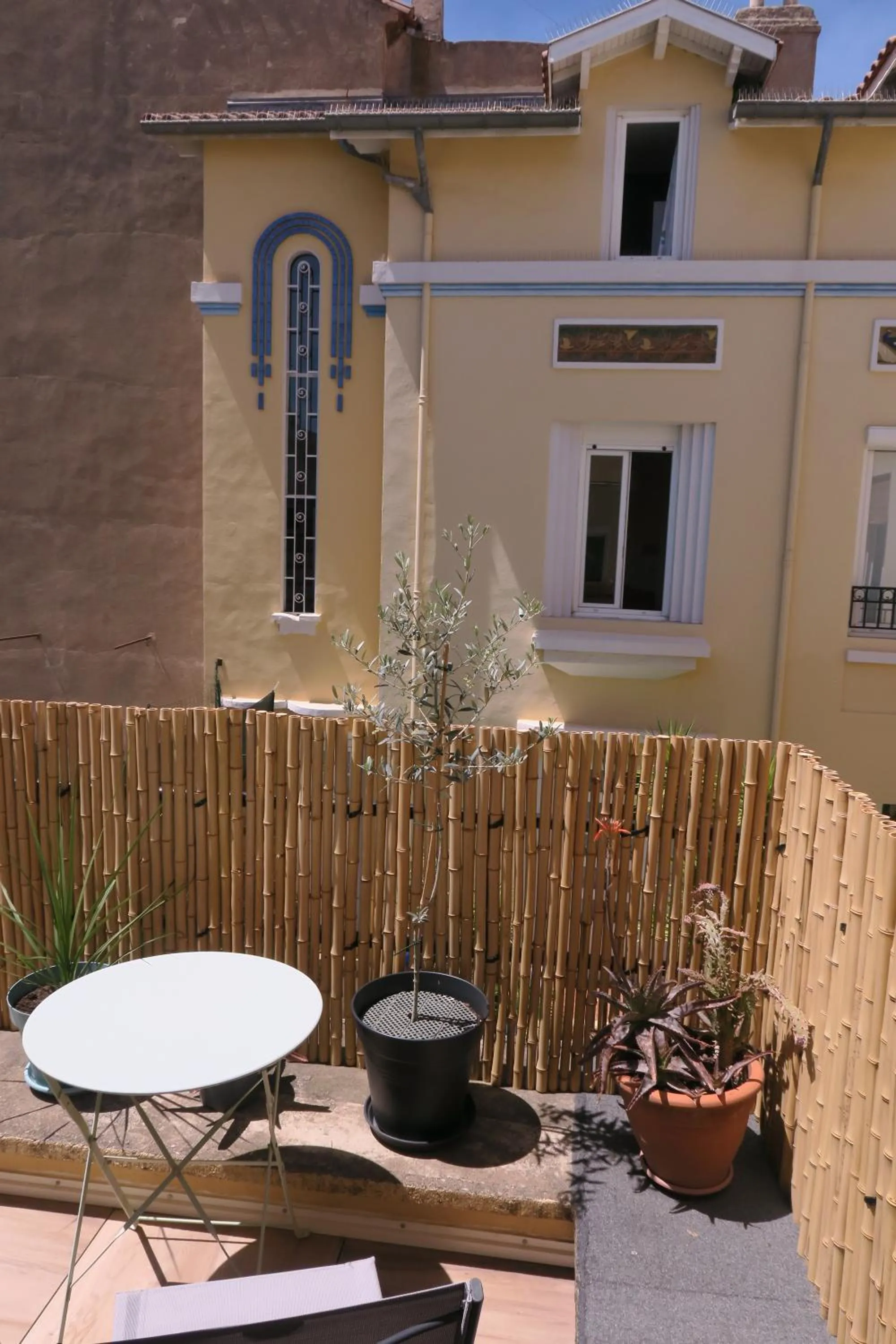 Balcony/Terrace in B&B Le Patio En Ville - Chambres d'hôtes