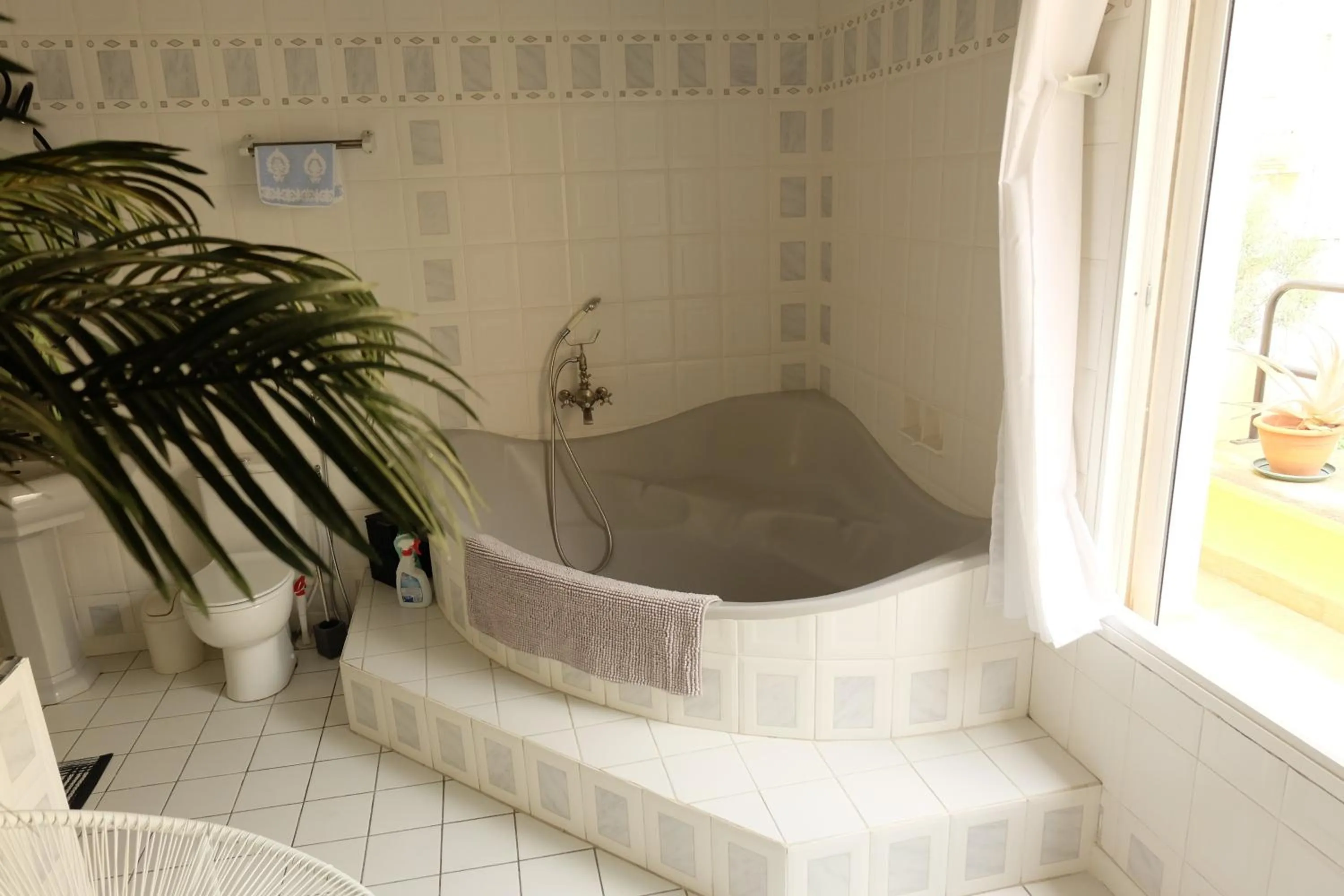 Bathroom in B&B Le Patio En Ville - Chambres d'hôtes