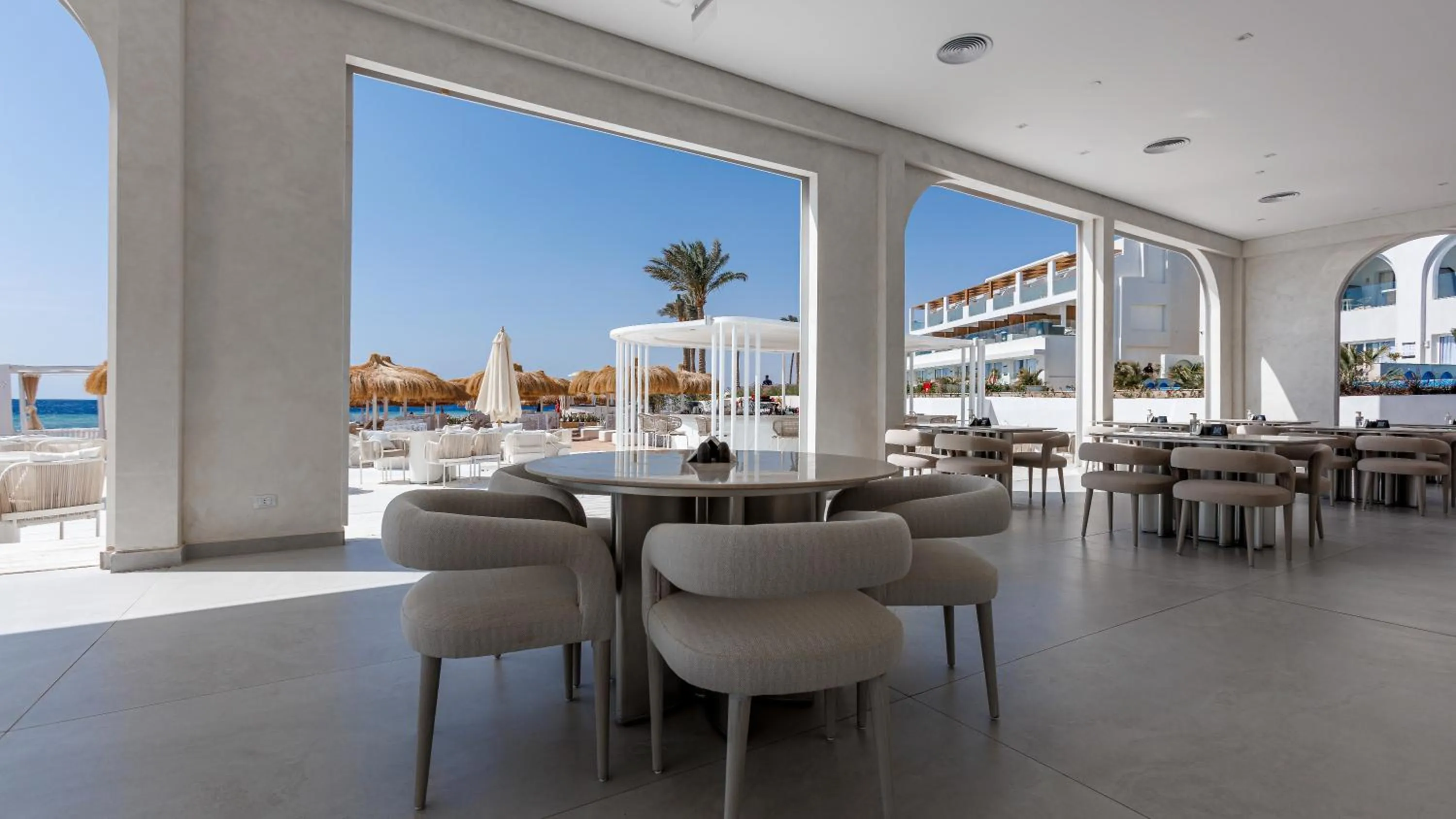 Restaurant/places to eat in Sunrise Remal Beach Resort