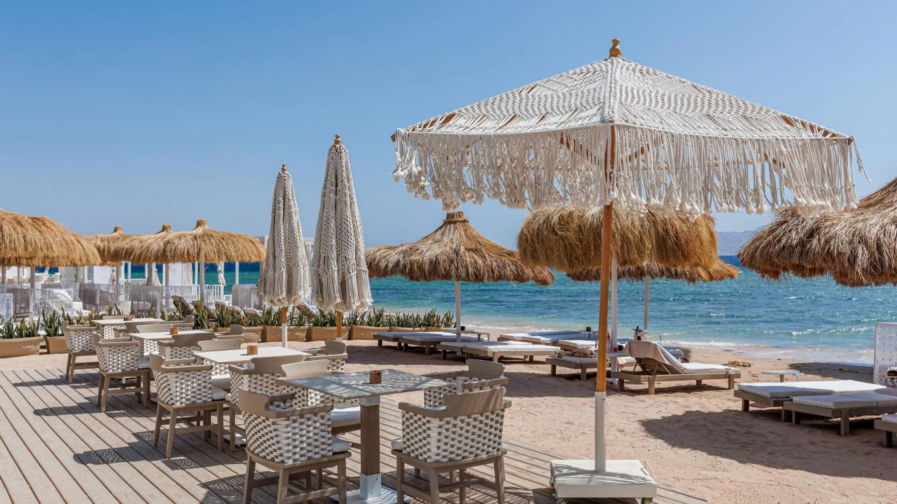 Restaurant/places to eat in Sunrise Remal Beach Resort