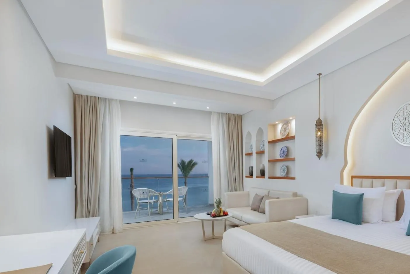 Bedroom, Bed in Sunrise Remal Beach Resort