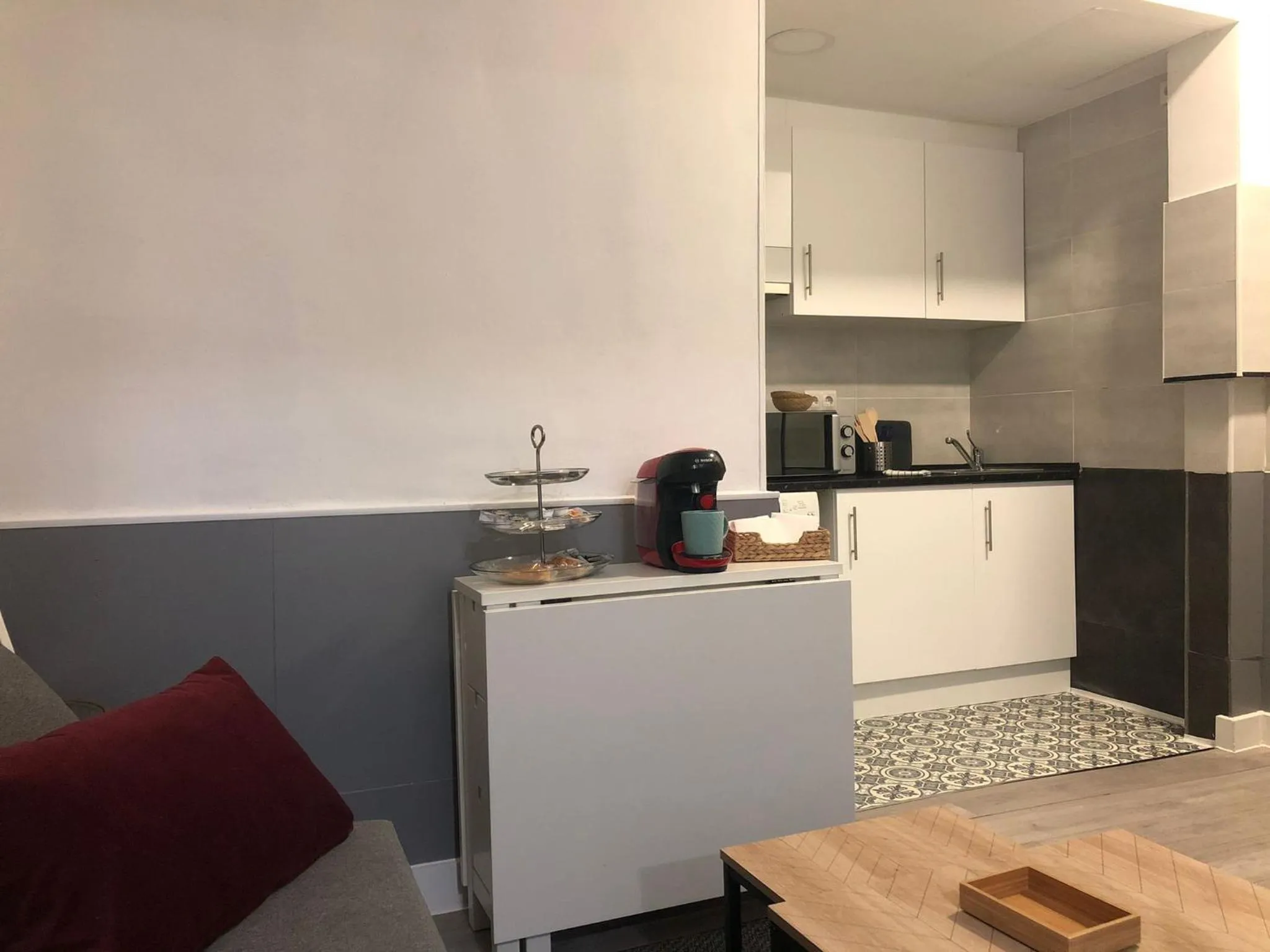 Apartment - Ground Floor in Hola Rooms