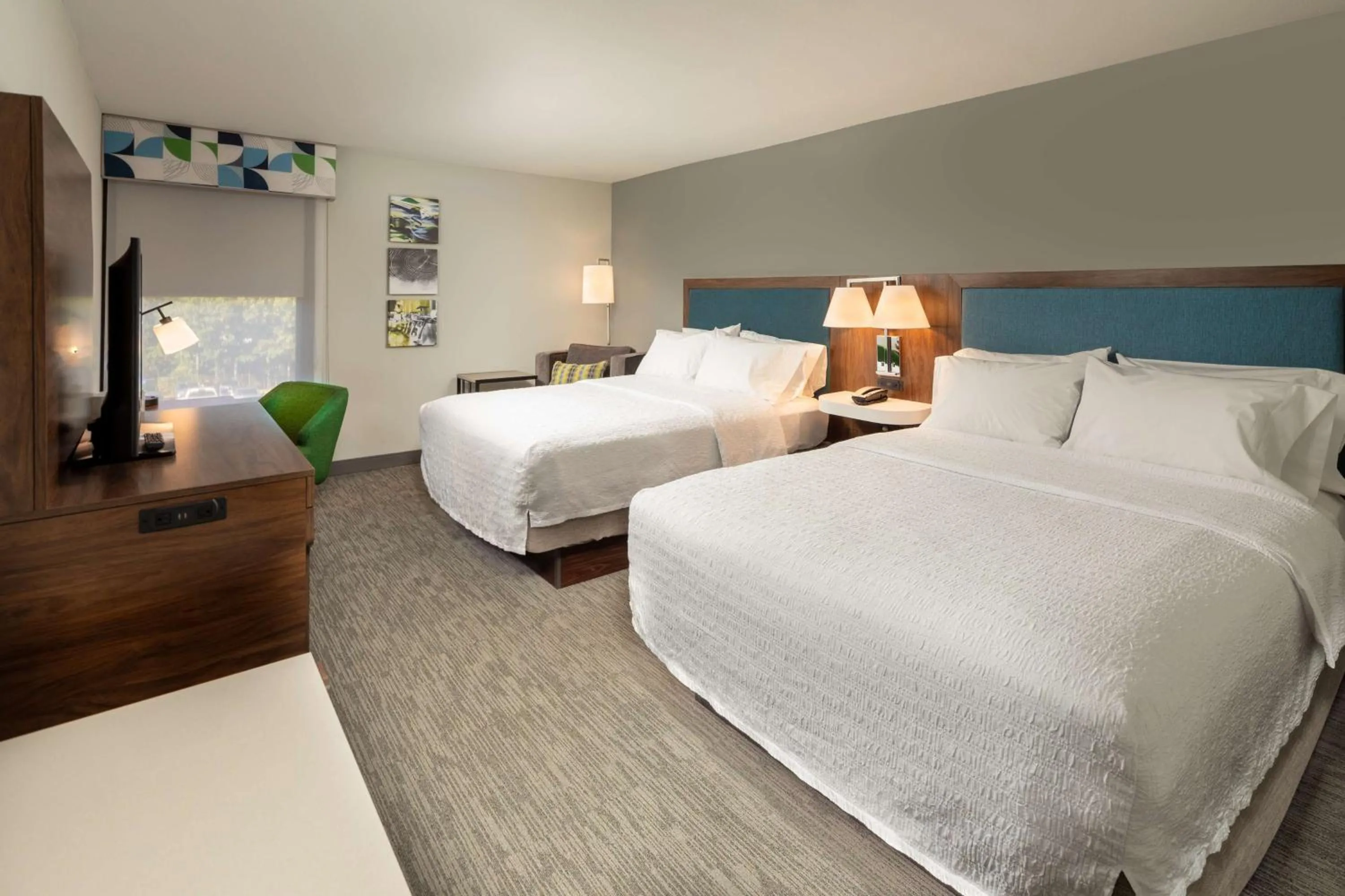 Bedroom, Bed in Hampton Inn Asheville-Tunnel Road