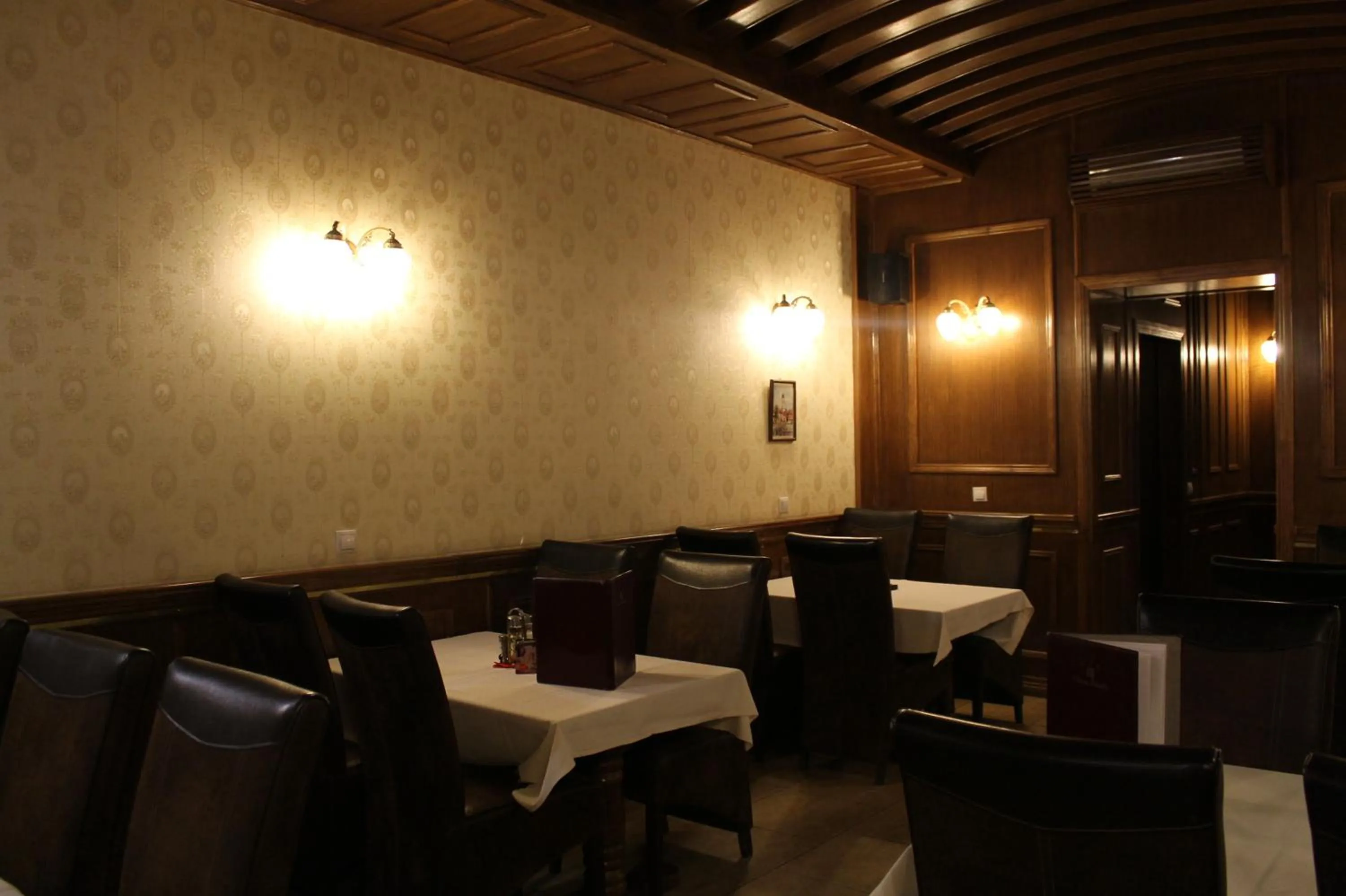 Restaurant/places to eat in Pension Casa Frieda