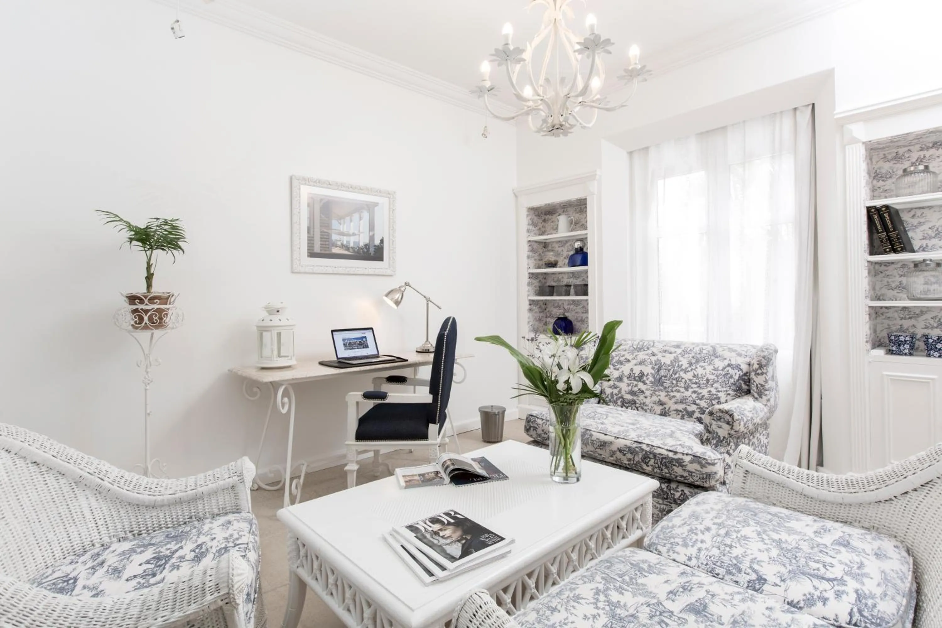 Living room in La Mision Hotel Boutique