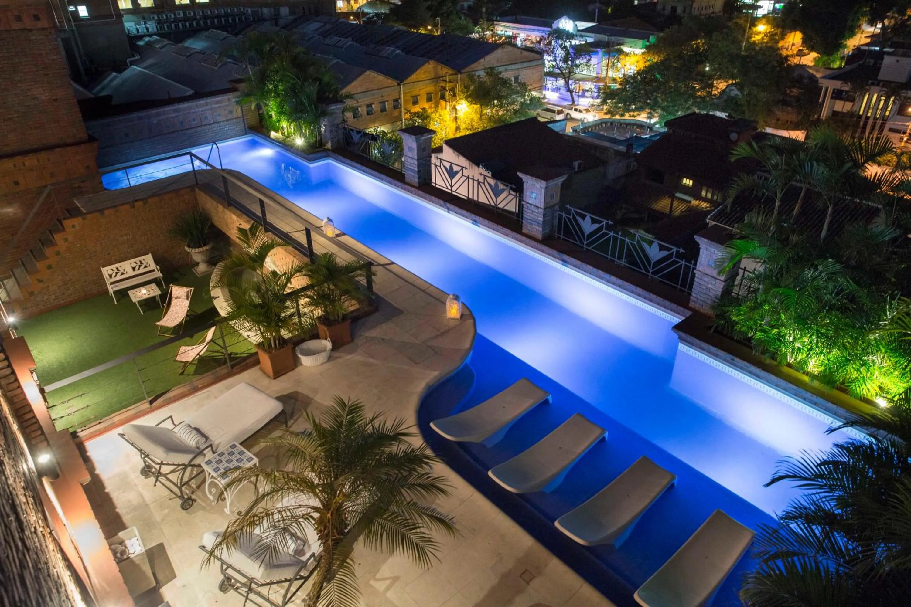 Swimming pool in La Mision Hotel Boutique