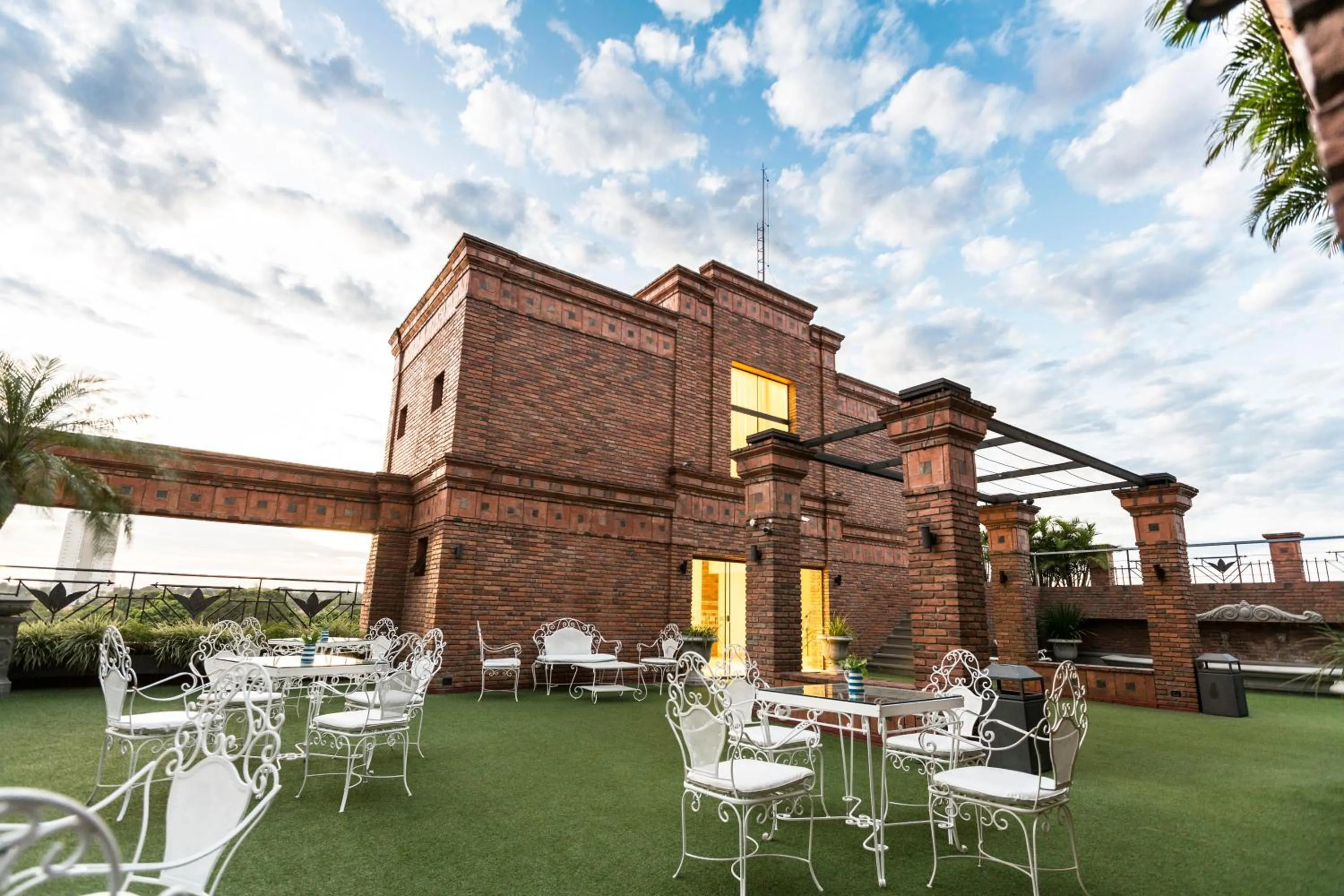 BBQ facilities in La Mision Hotel Boutique