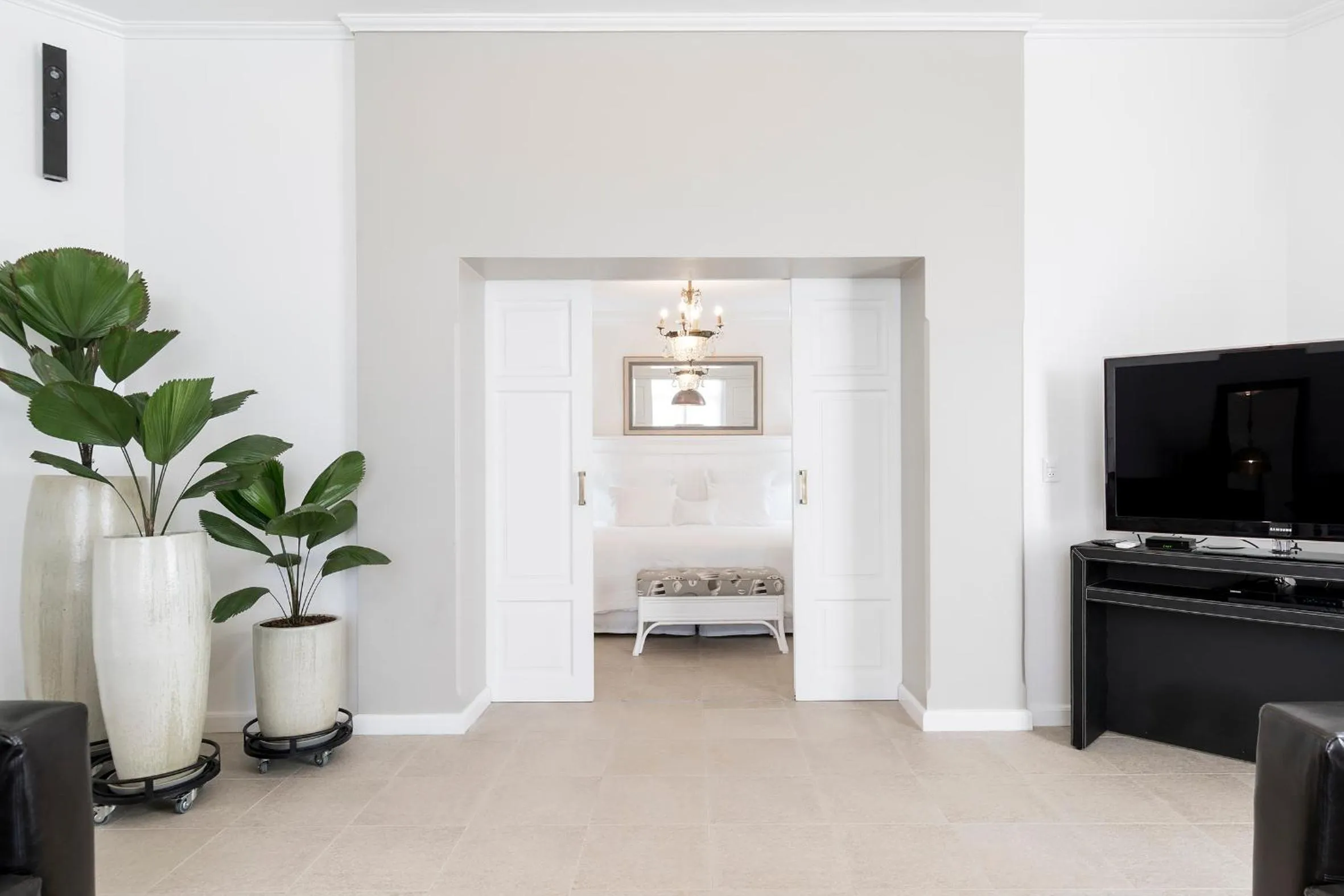 TV and multimedia in La Mision Hotel Boutique