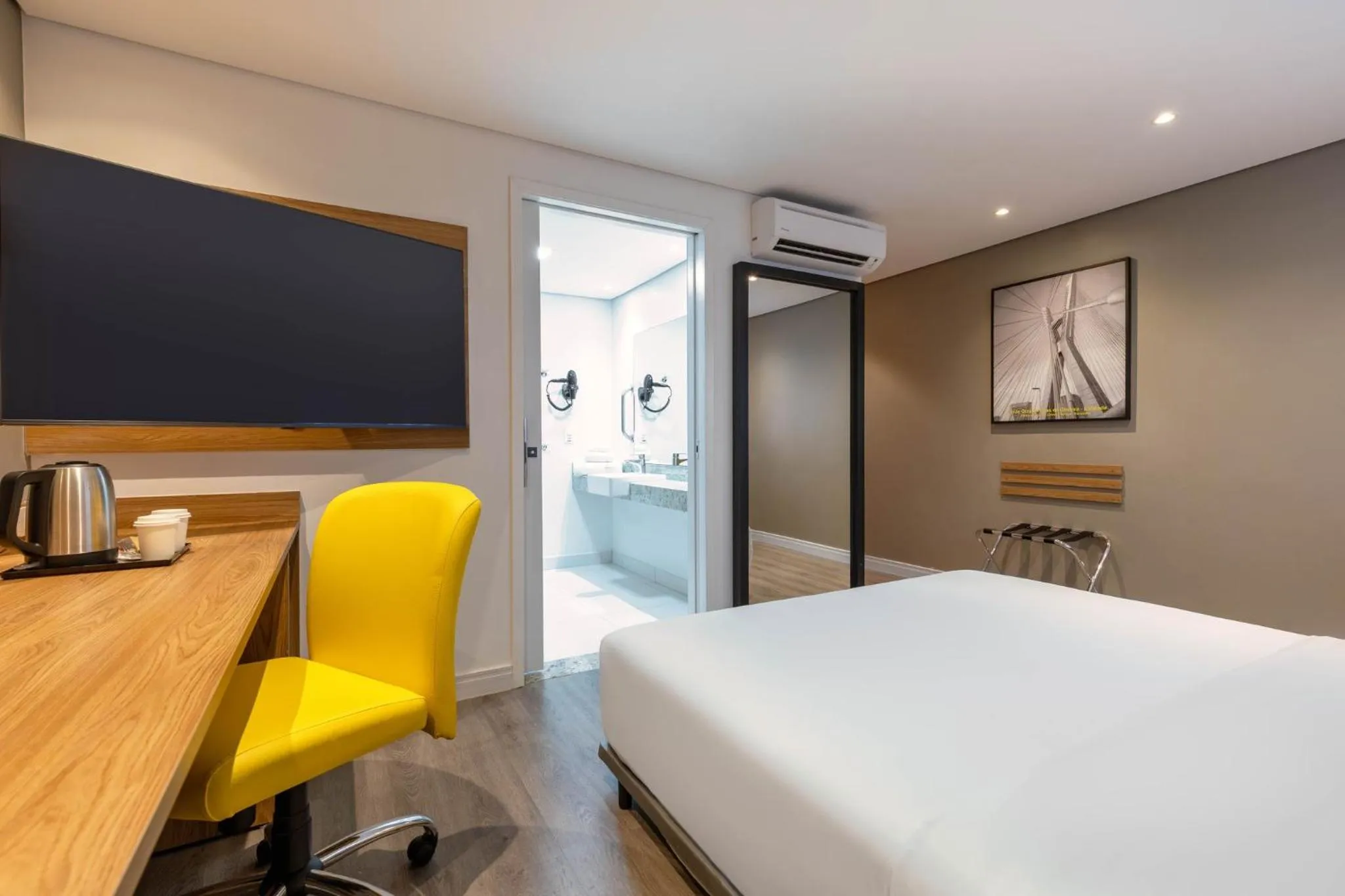 Photo of the whole room, Bed in Holiday Inn Sao Paulo Parque Anhembi by IHG