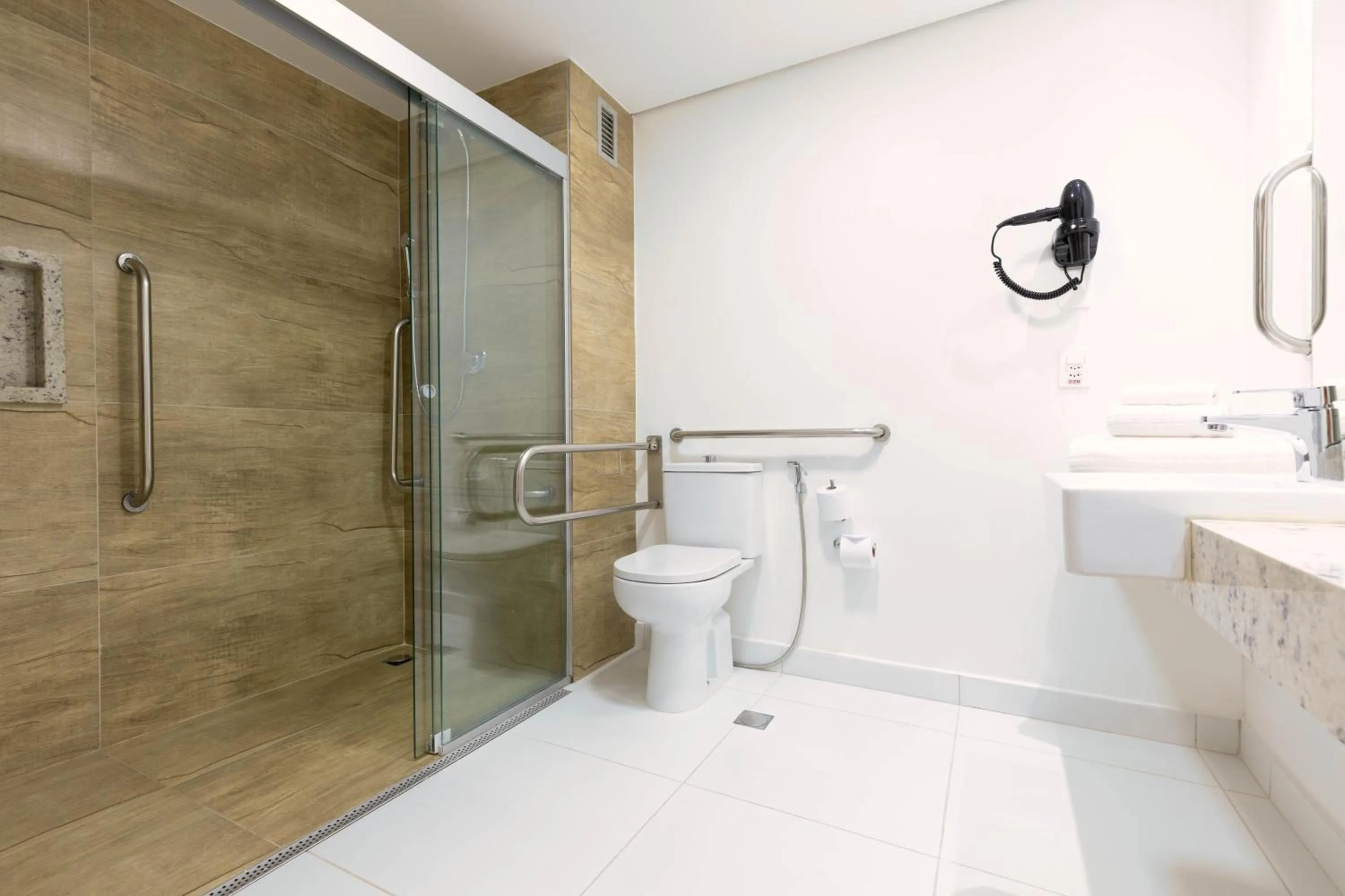 Bathroom in Holiday Inn Sao Paulo Parque Anhembi by IHG