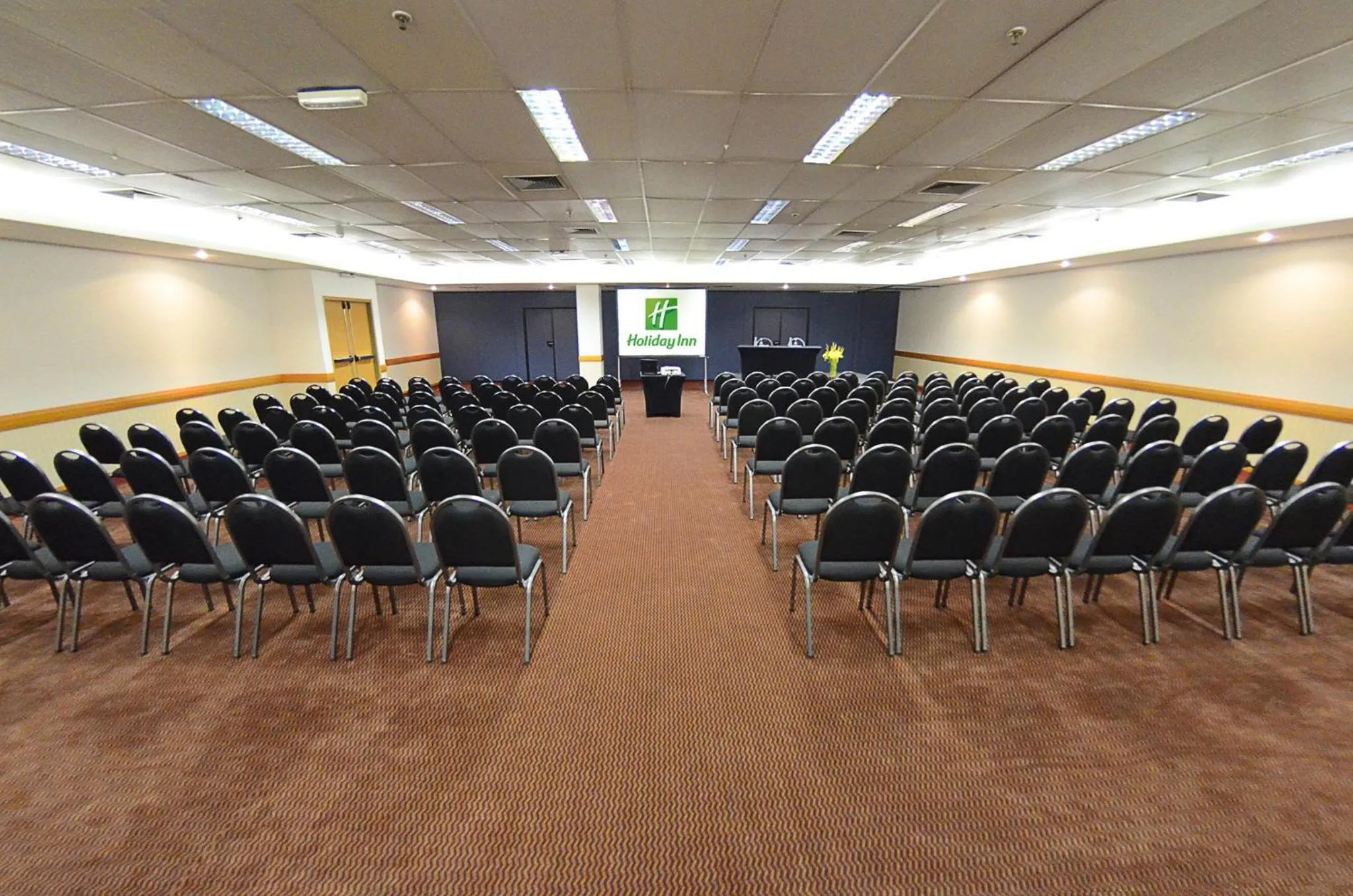 Meeting/conference room in Holiday Inn Sao Paulo Parque Anhembi by IHG