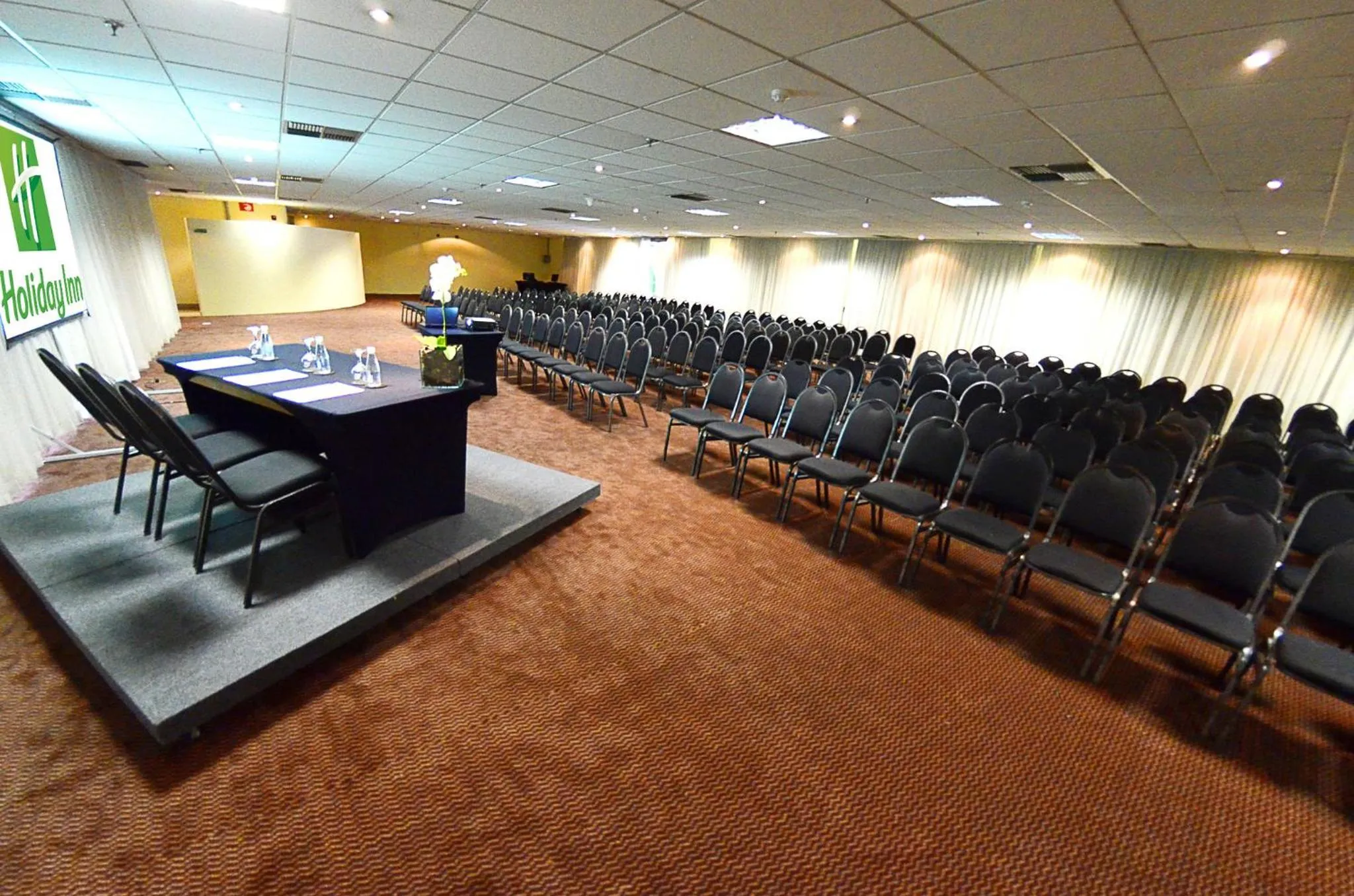 Meeting/conference room in Holiday Inn Sao Paulo Parque Anhembi by IHG