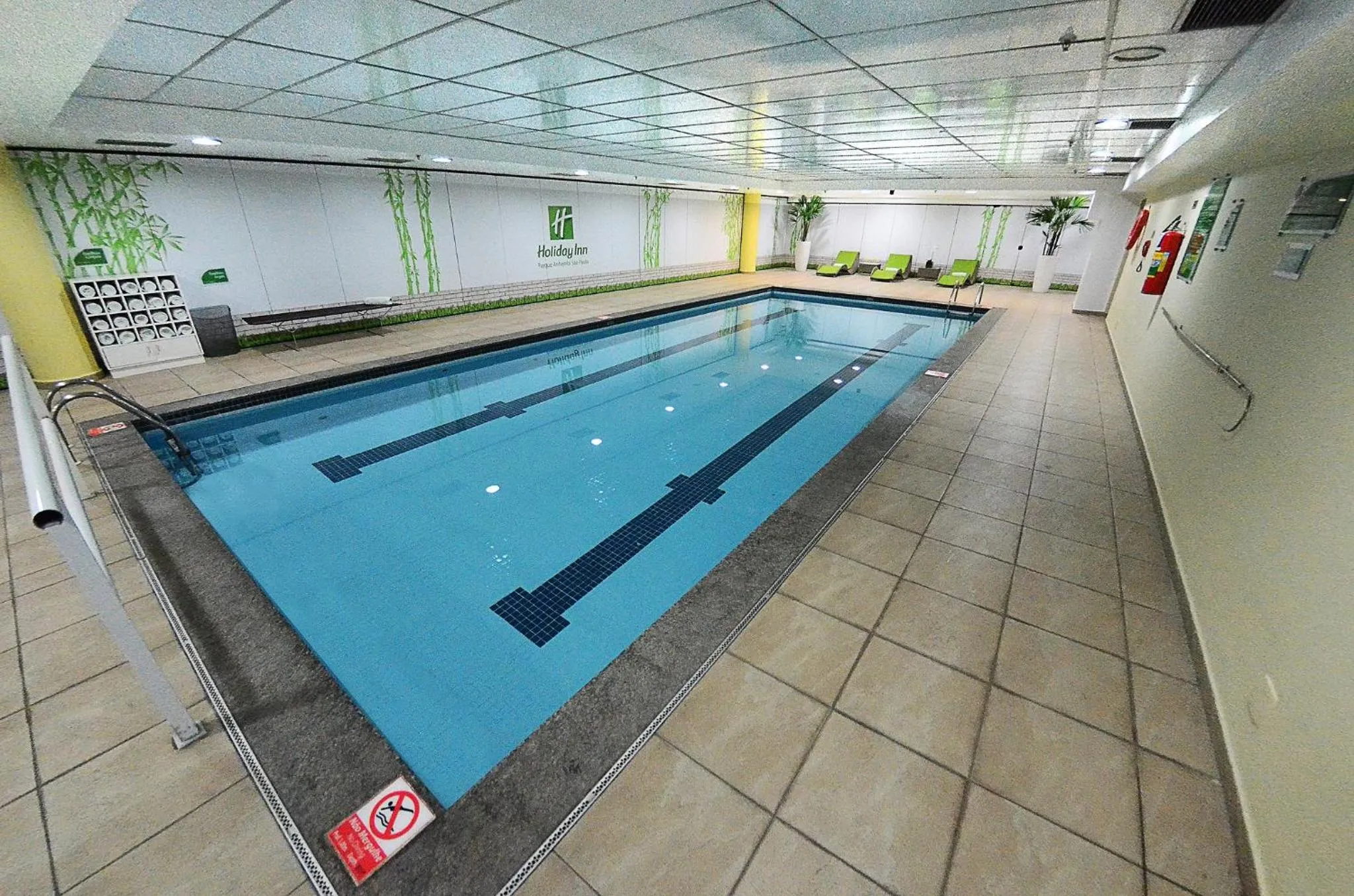Swimming pool in Holiday Inn Sao Paulo Parque Anhembi by IHG