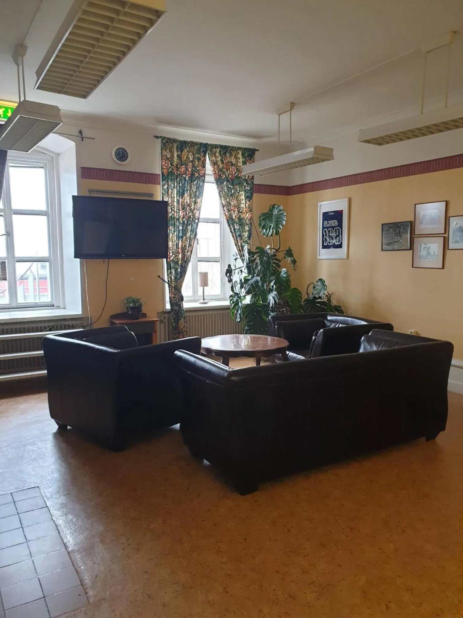 Communal lounge/ TV room in Visby Fängelse