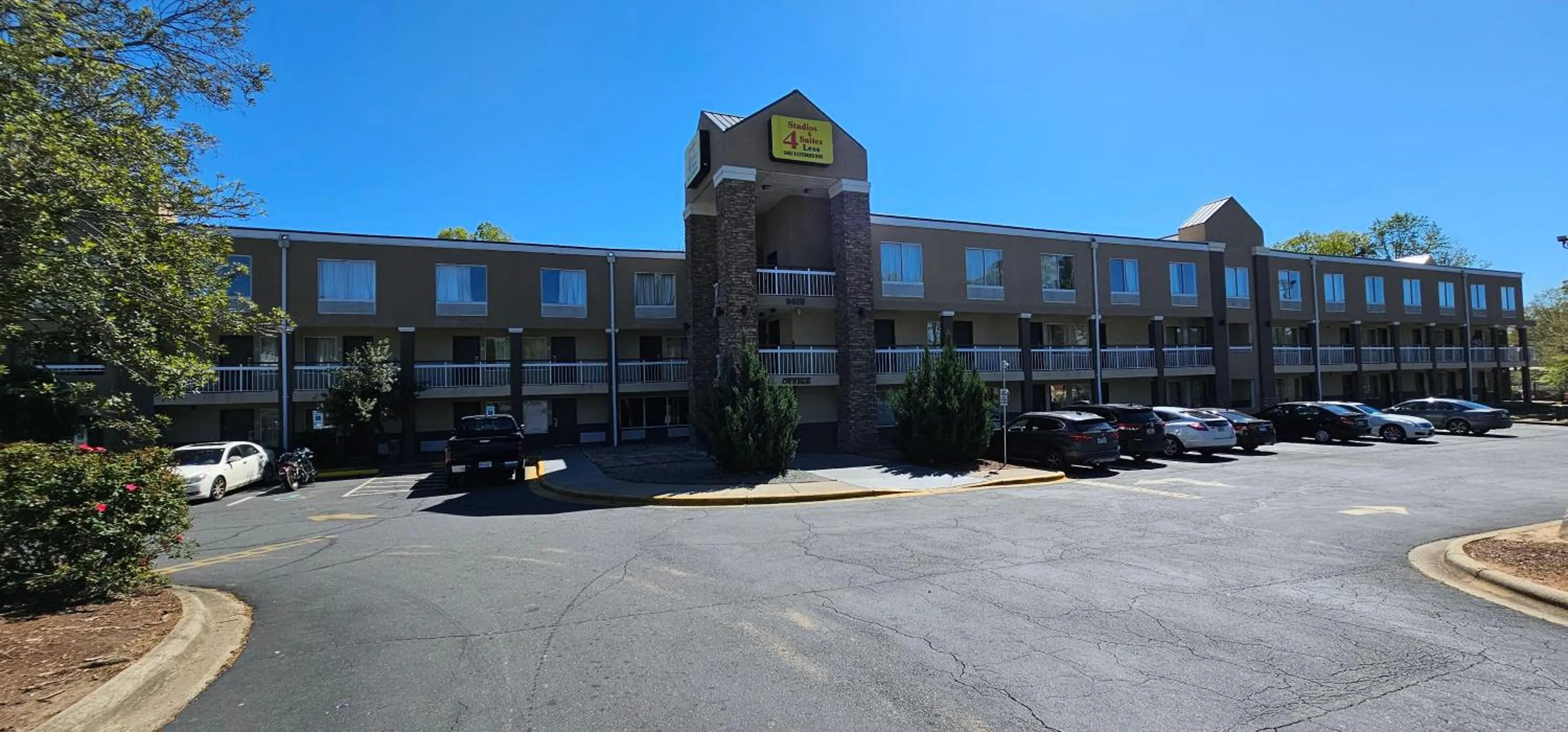 Property building in Studios & Suites 4 Less Charlotte