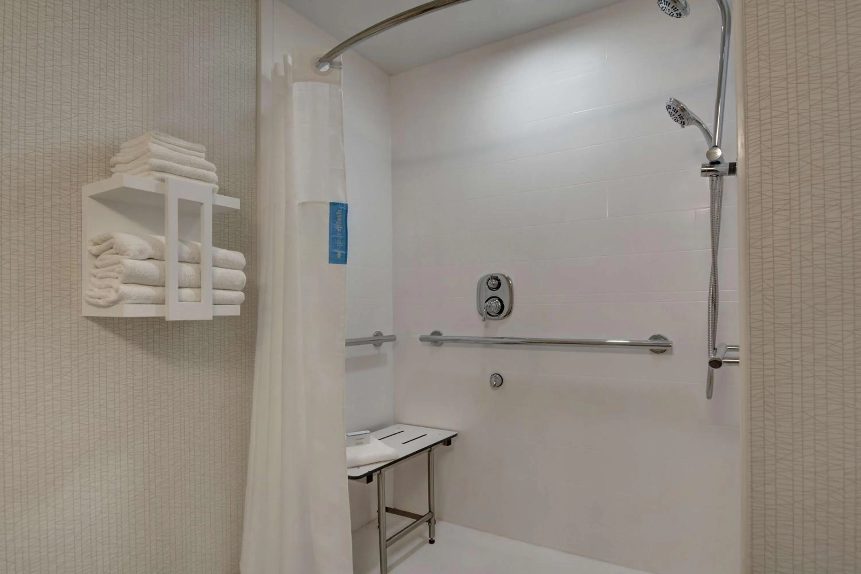 Bathroom in Hampton Inn Greenwood