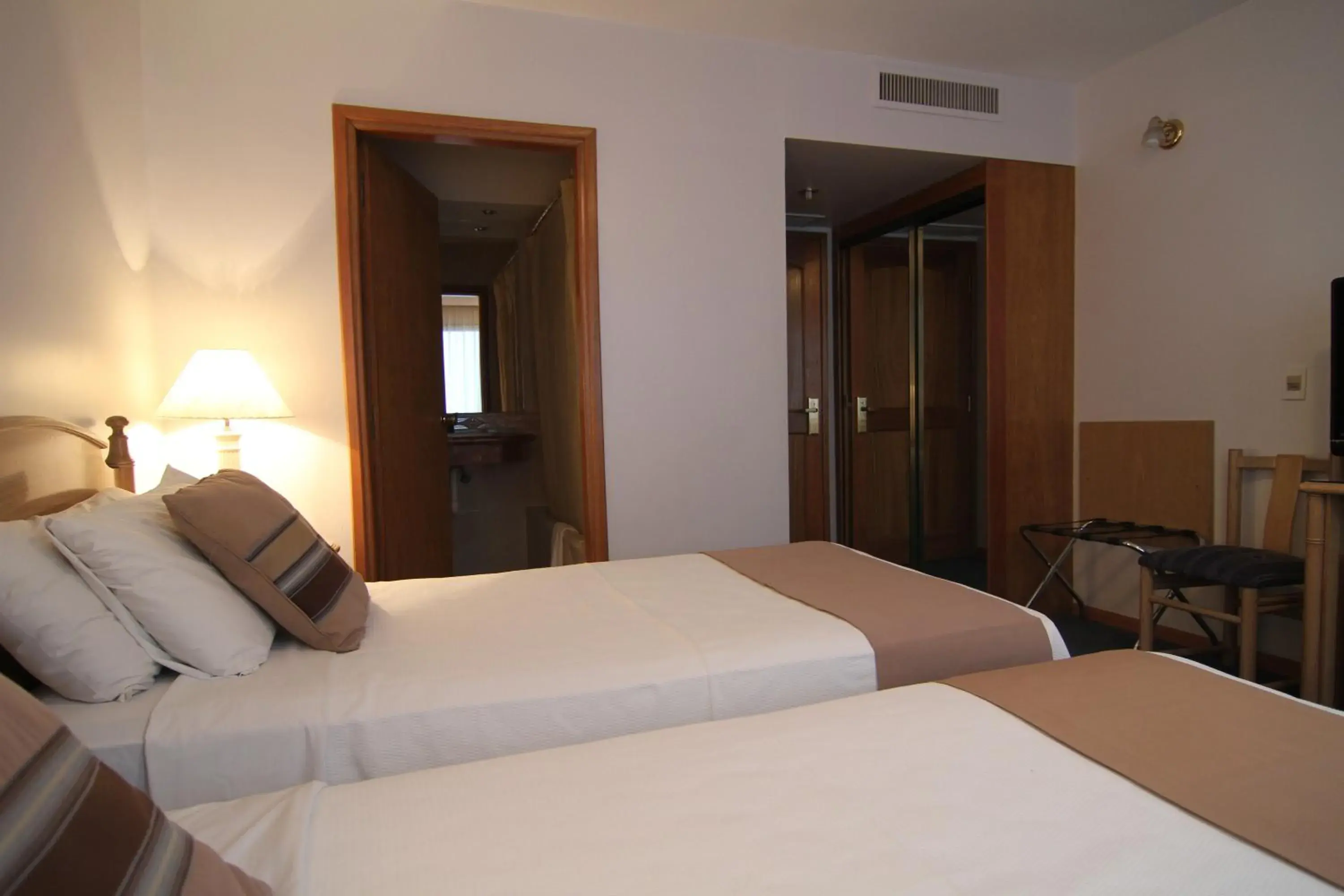 Triple Room in Crystal Palace Hotel Triple Room in Crystal Palace Hotel