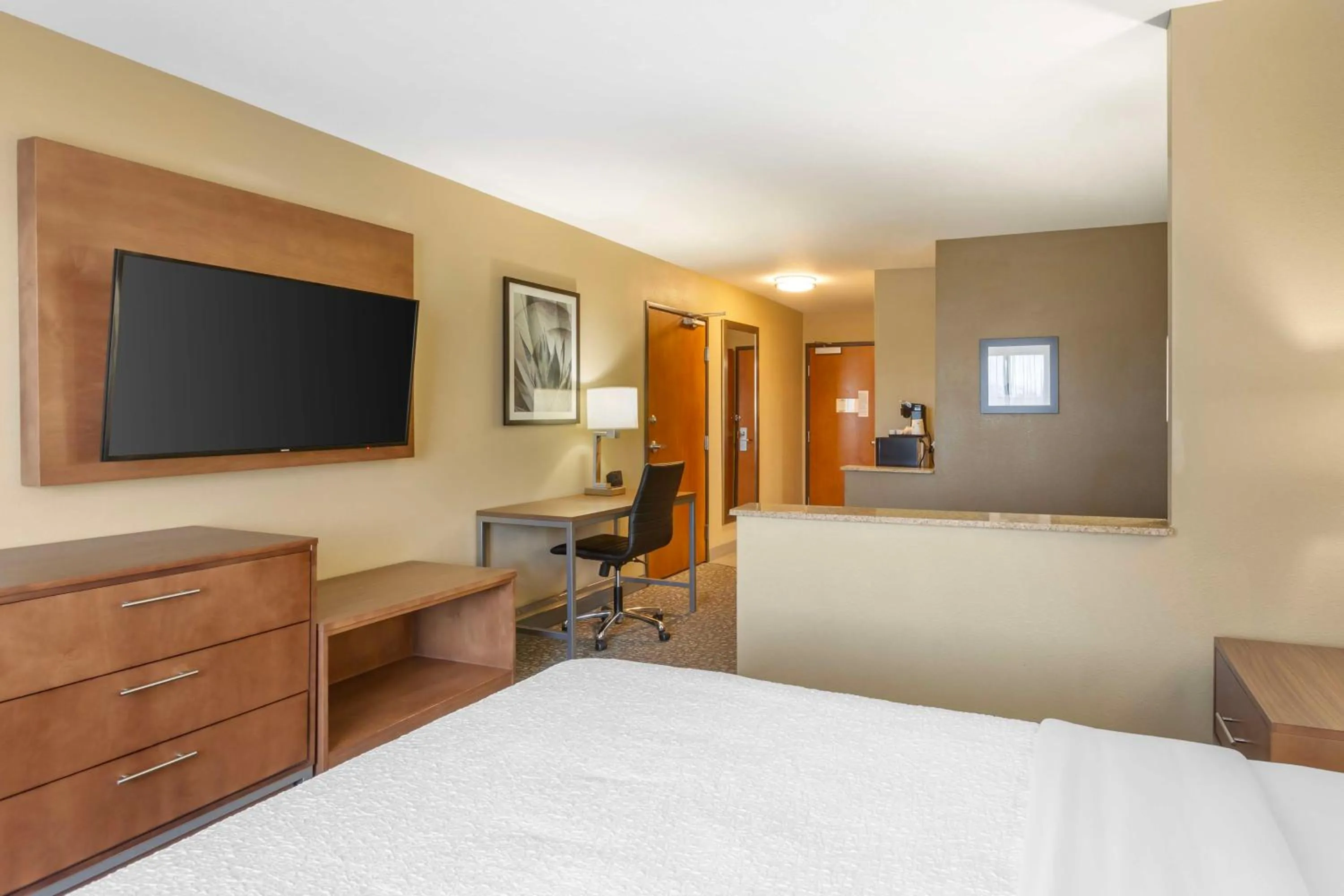 Bedroom, Bed in Best Western Plus Surprise-Phoenix NW