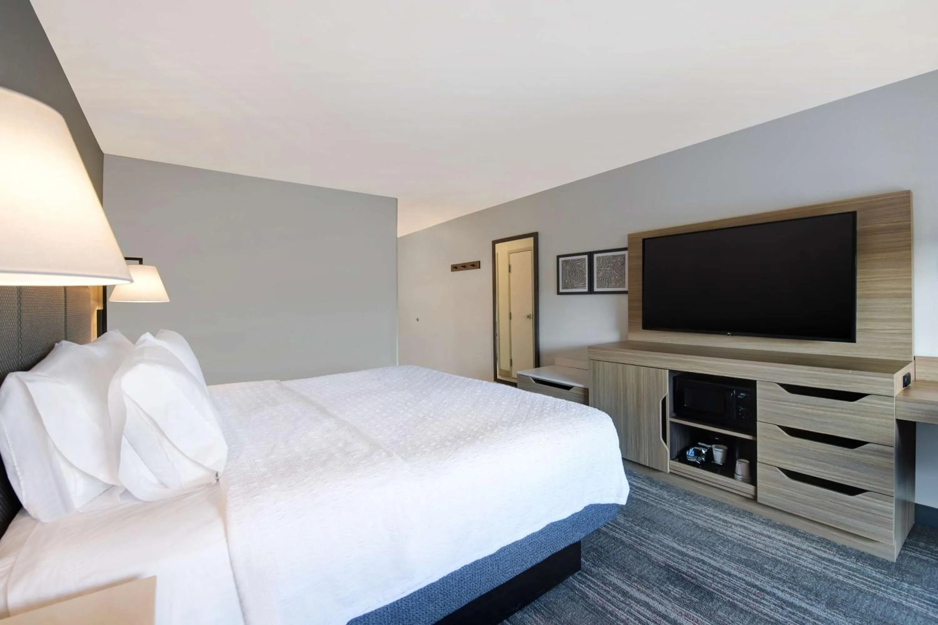 Bed in Hampton Inn Easley