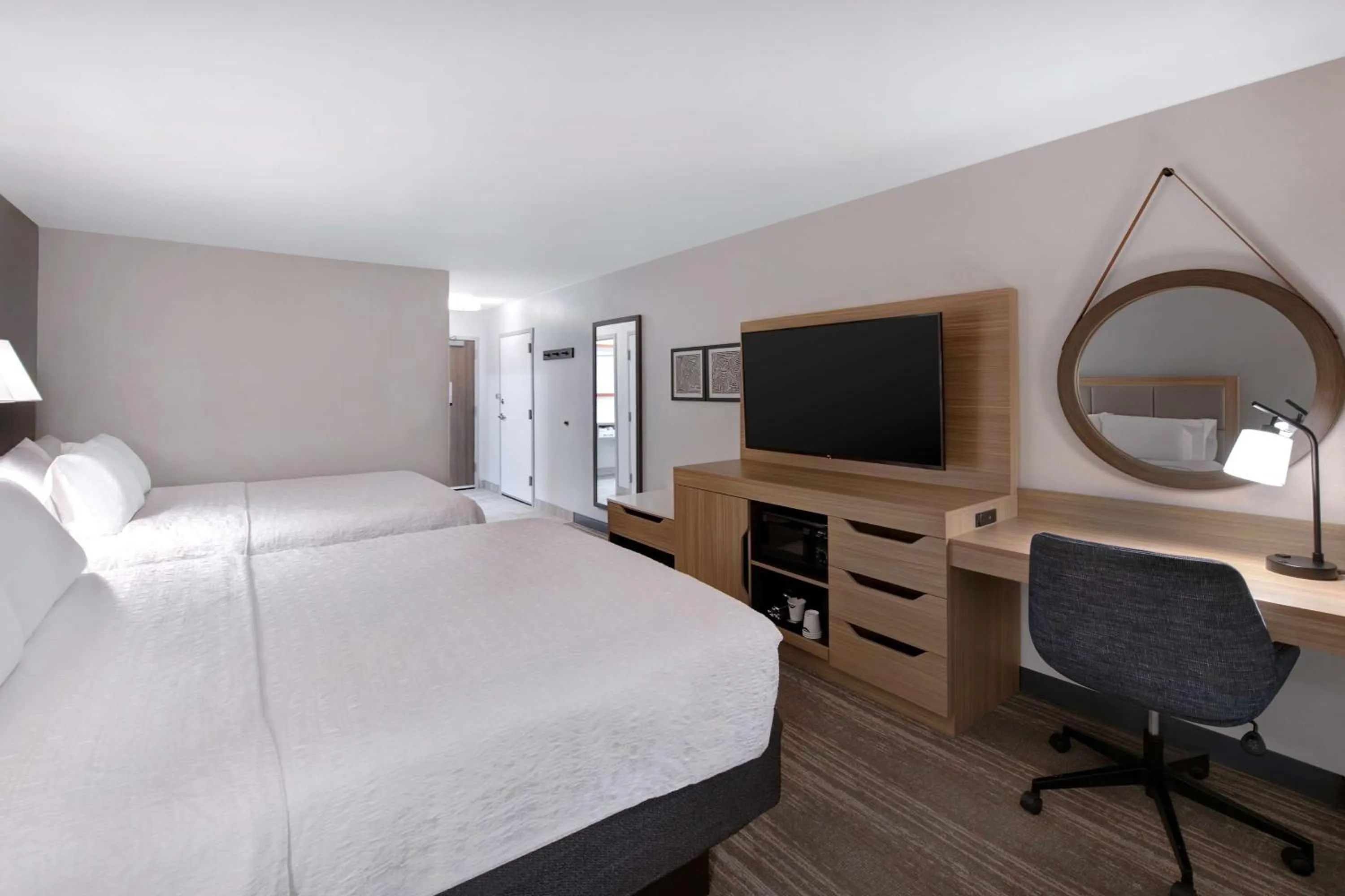 Bedroom, Bed in Hampton Inn Easley