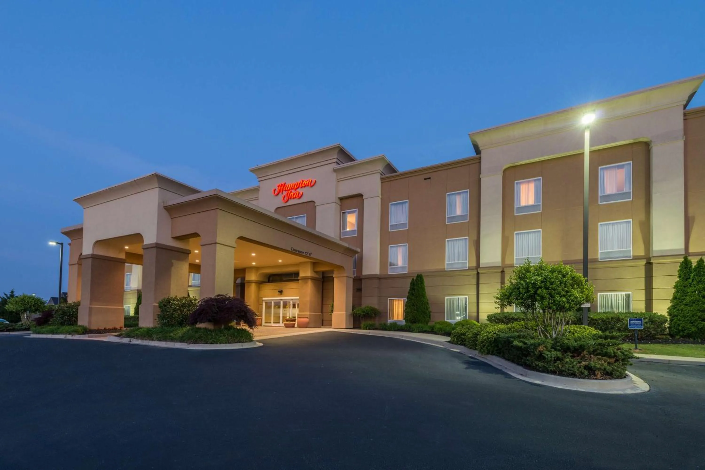 Property building in Hampton Inn Easley
