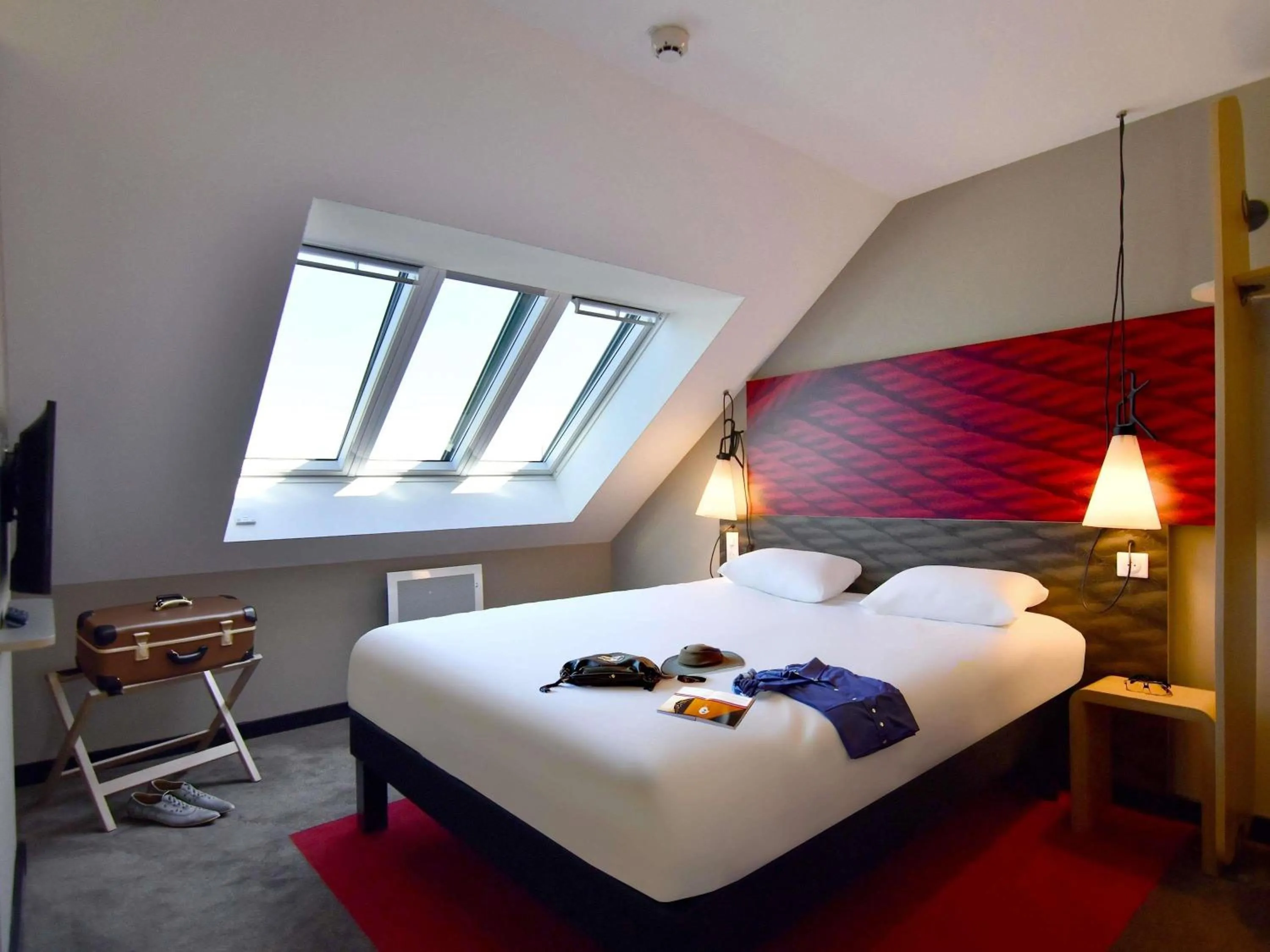 Bedroom, Bed in ibis Brest Kergaradec