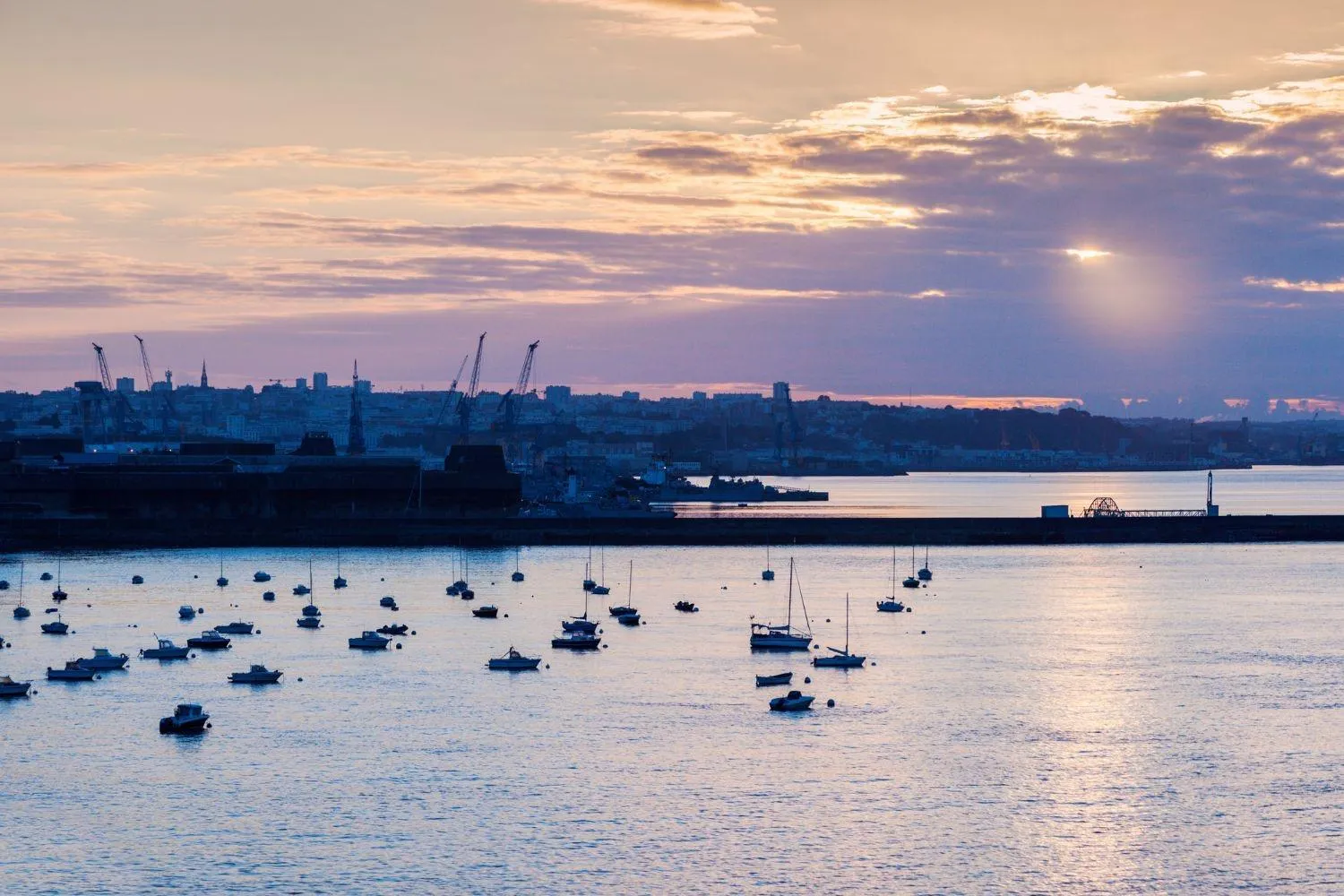 Location in ibis Brest Kergaradec