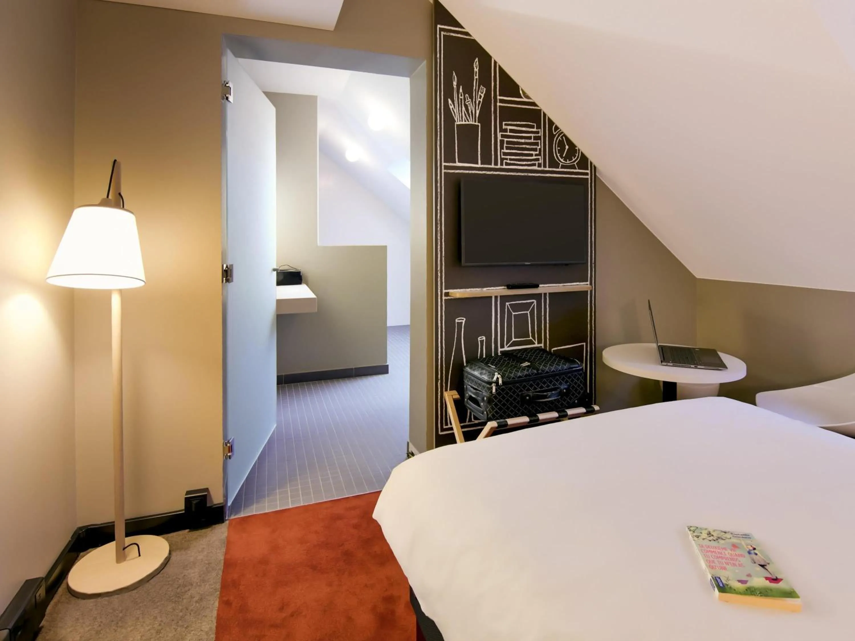 Bedroom, Bed in ibis Brest Kergaradec