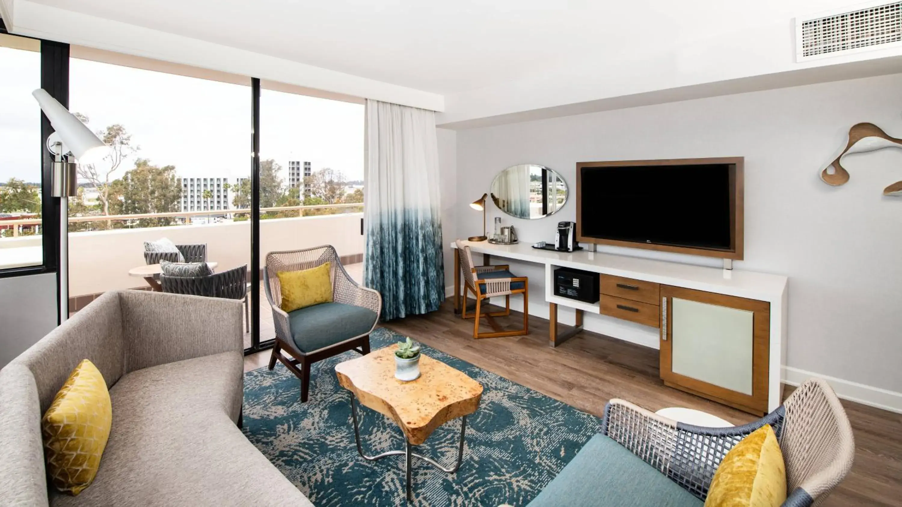 King Junior Suite with Balcony in Renaissance Newport Beach Hotel King Junior Suite with Balcony in Renaissance Newport Beach Hotel