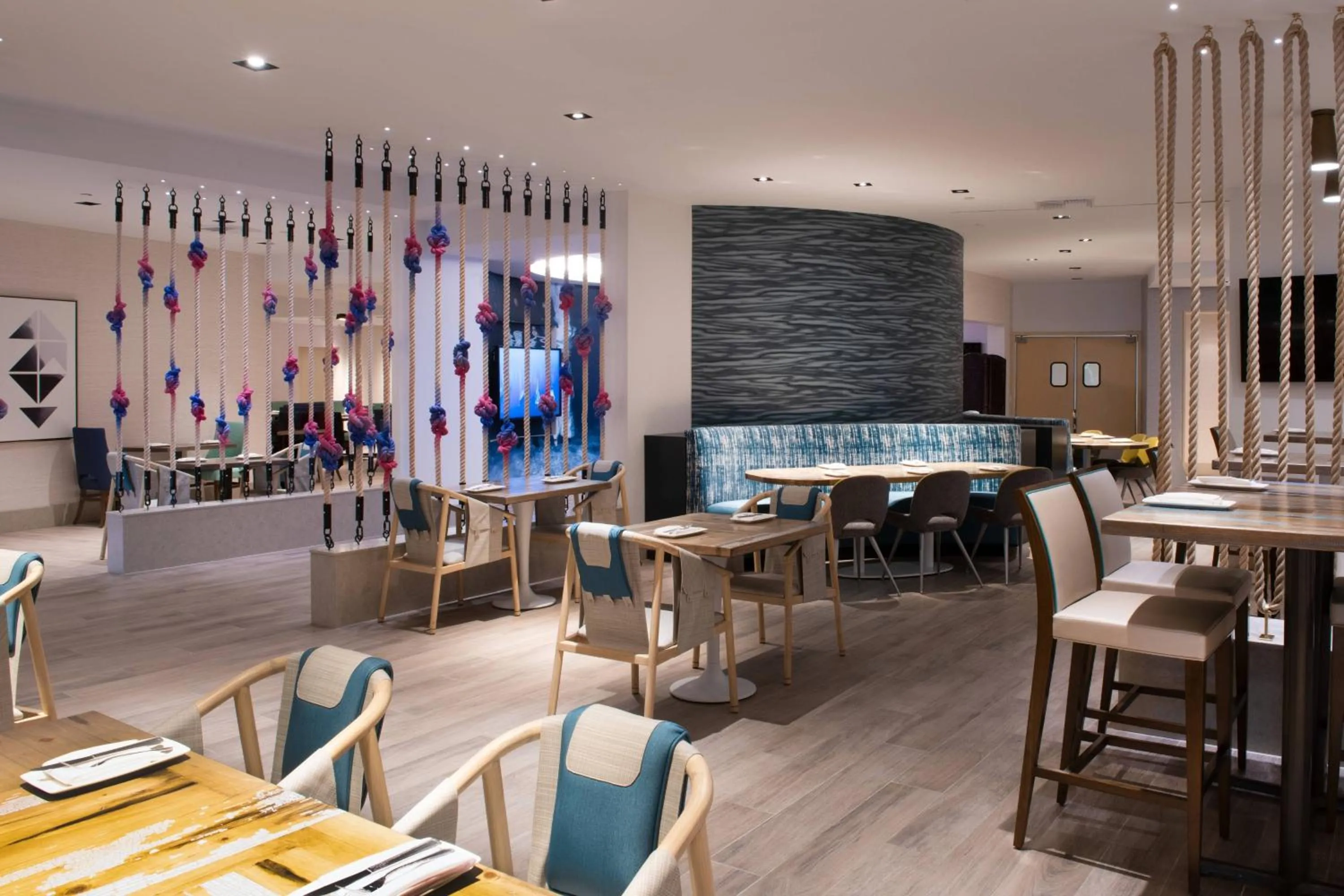 Restaurant/places to eat in Renaissance Newport Beach Hotel